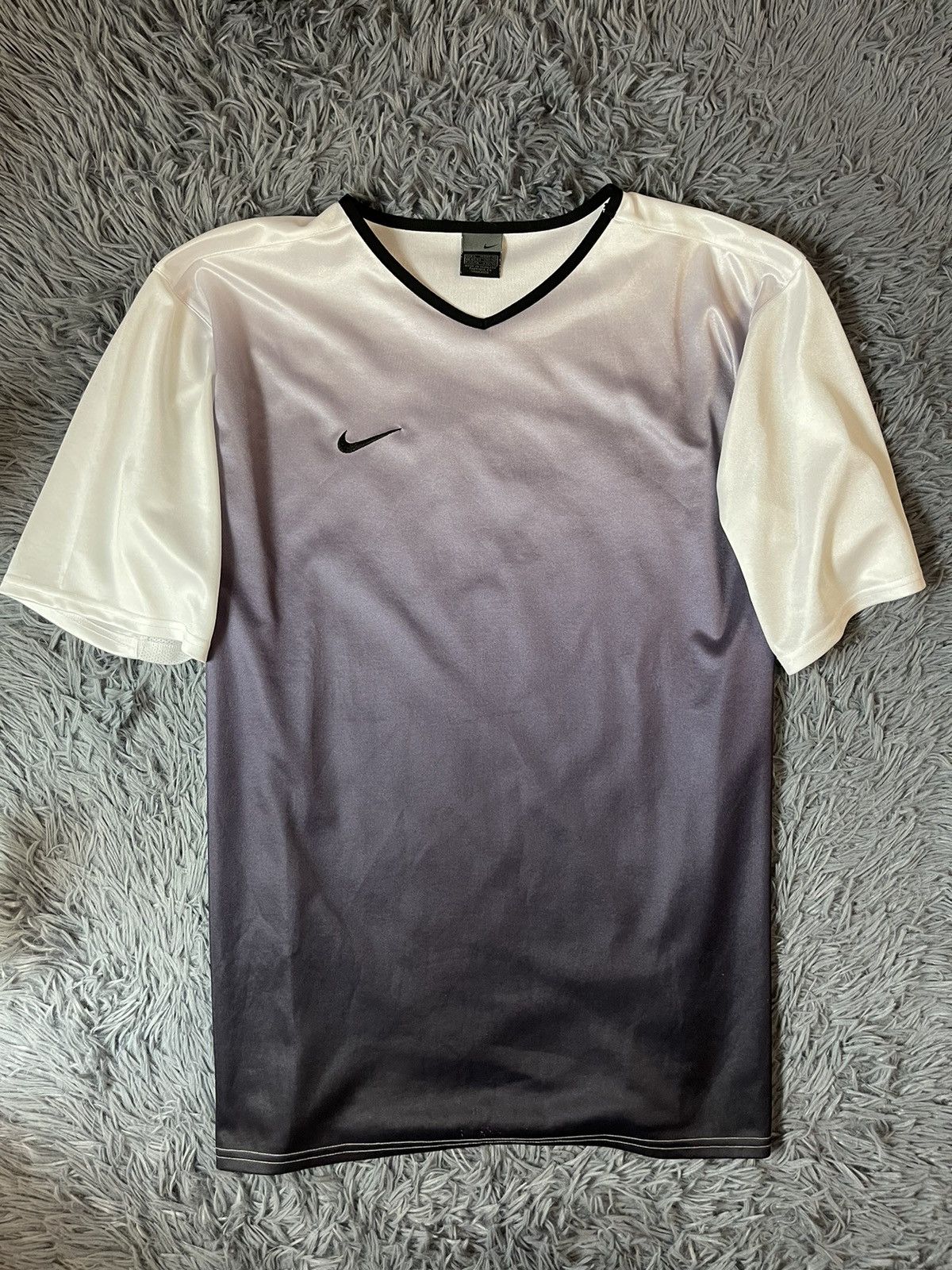 Nike × Vintage Nike Y2K vintage silver metallic t-shirt Size US L / EU 52-54 / 3 - 1 Thumbnail