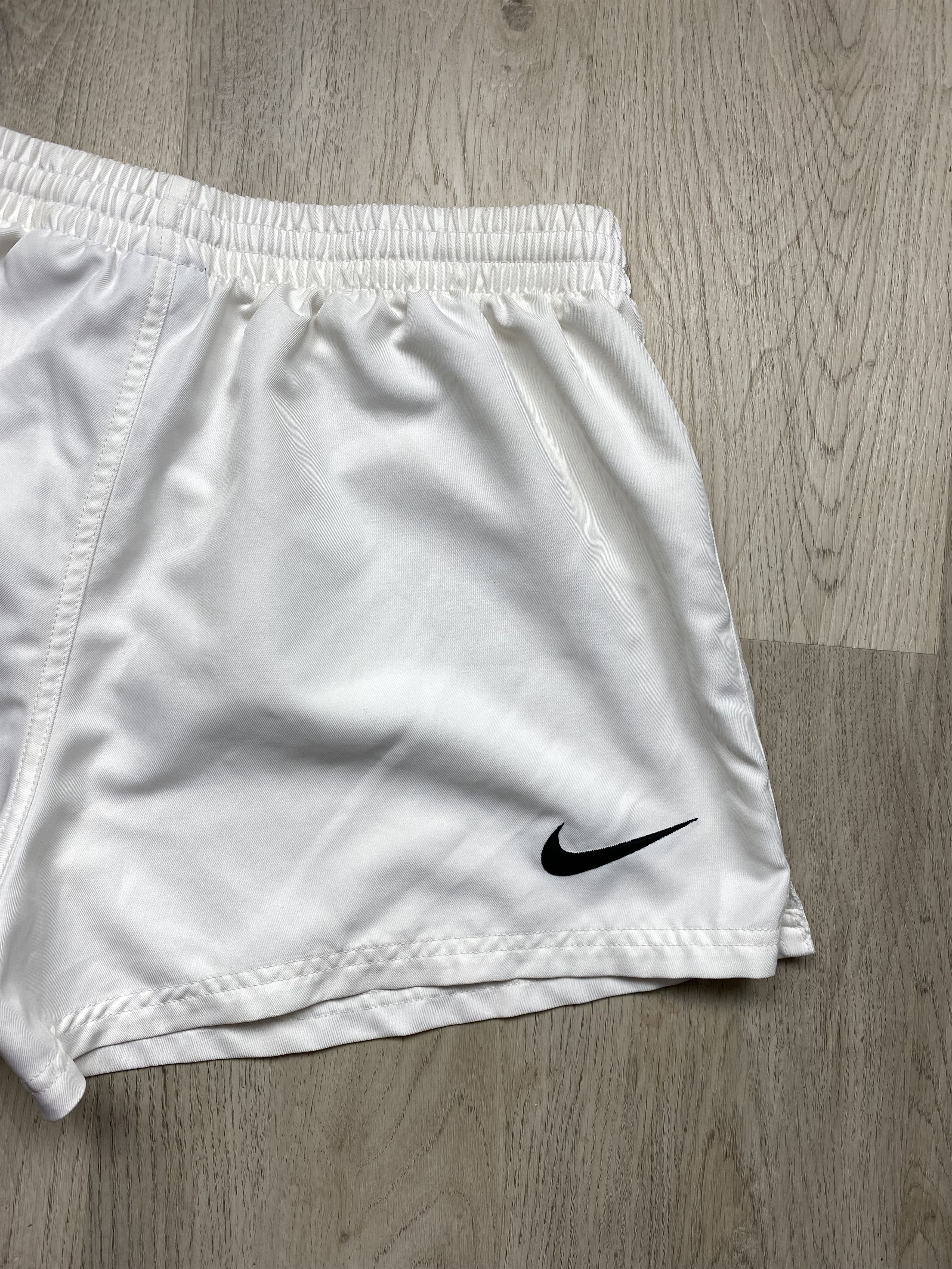 Nike Nike Vintage Tennis Shorts Y2K Size US 38 / EU 54 - 2 Thumbnail
