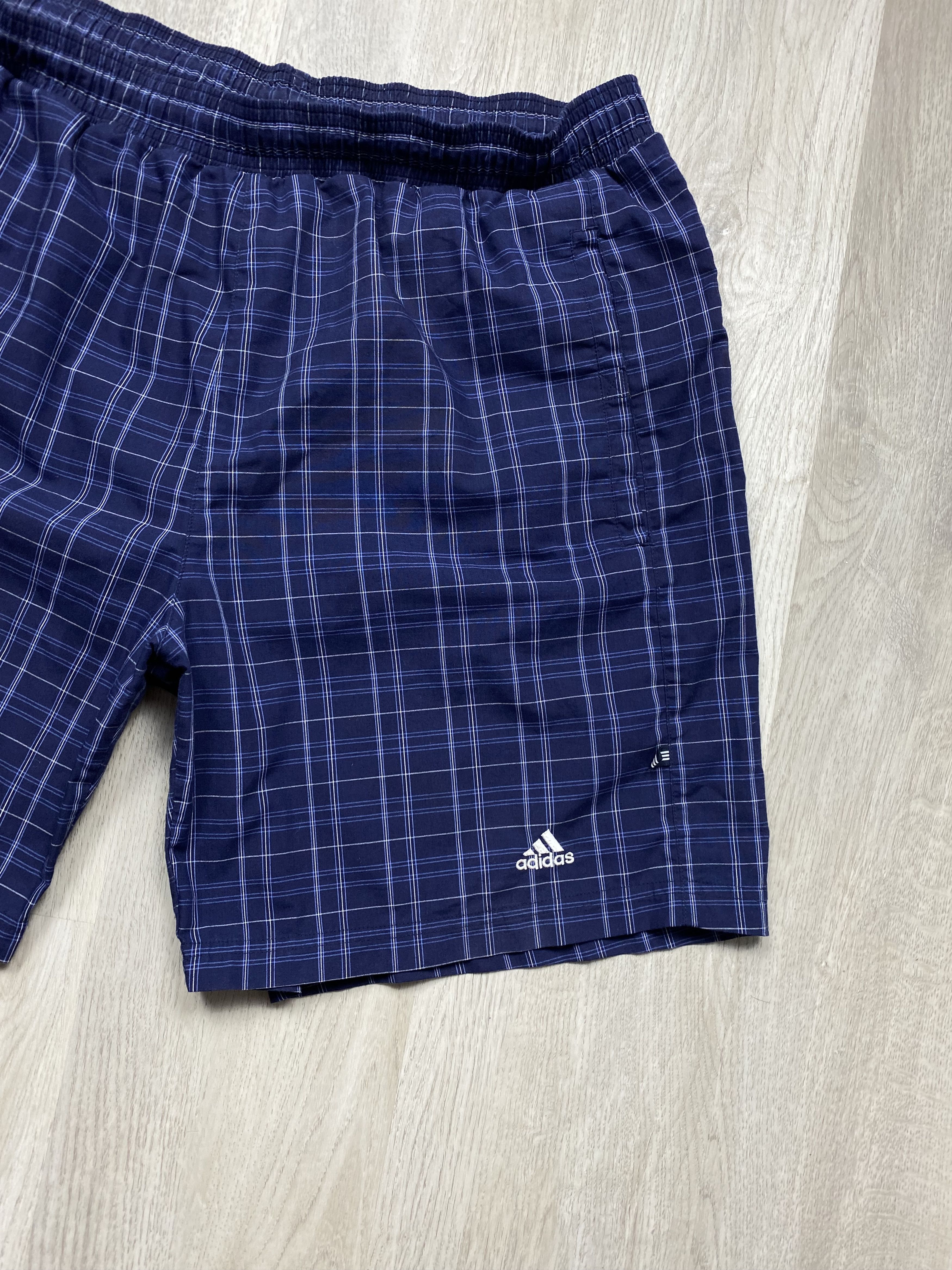 Adidas Adidas 90s Vintage Mens Nylon Shorts Size US 36 / EU 52 - 2 Thumbnail