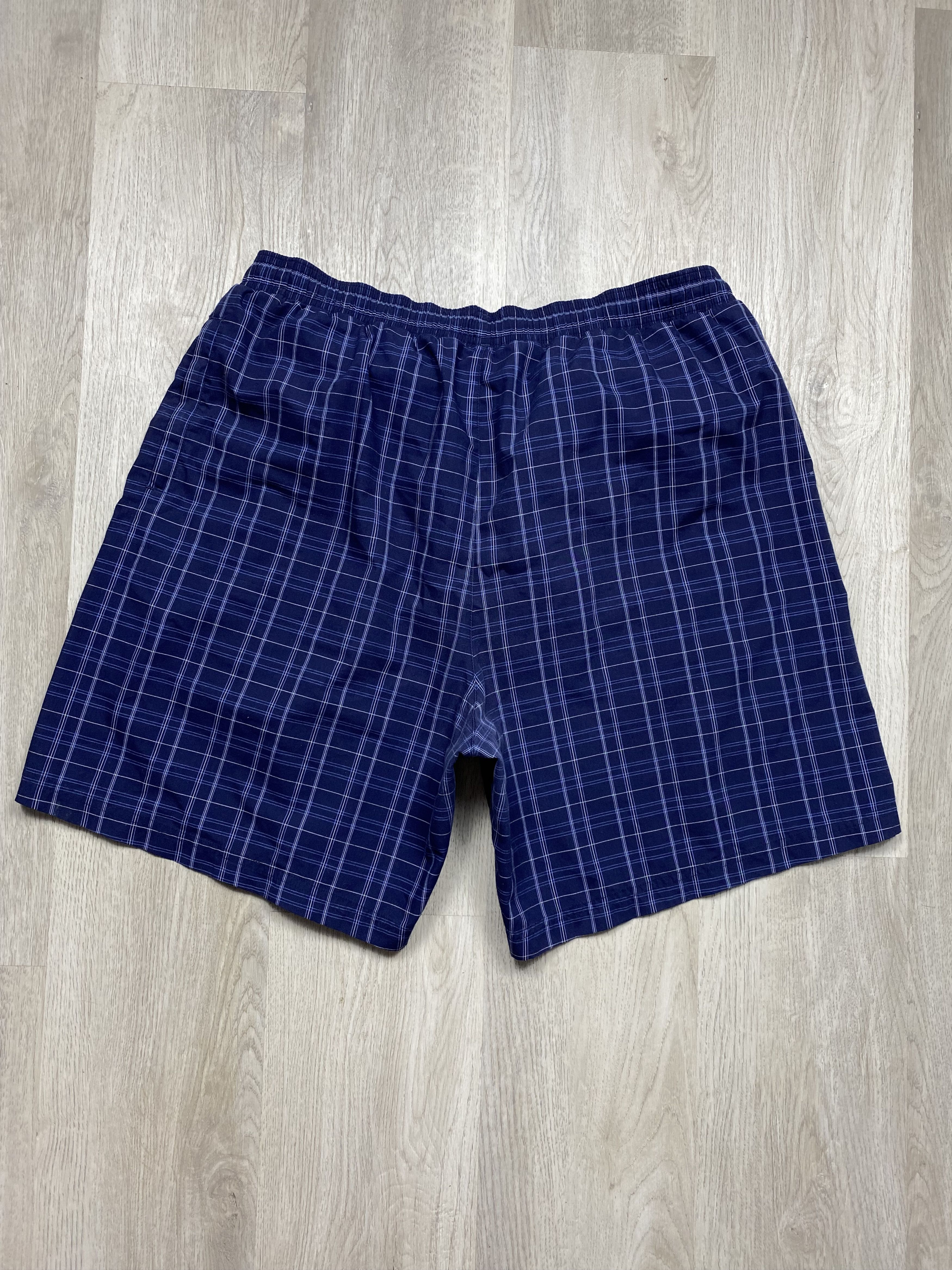 Adidas Adidas 90s Vintage Mens Nylon Shorts Size US 36 / EU 52 - 8 Thumbnail