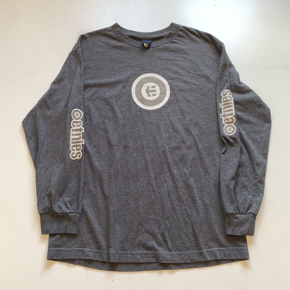 Etnies × Vintage Vintage 2000s Etnies Skateboarding Graphic Long Sleeve Shirt Size US L / EU 52-54 / 3 - 1 Thumbnail