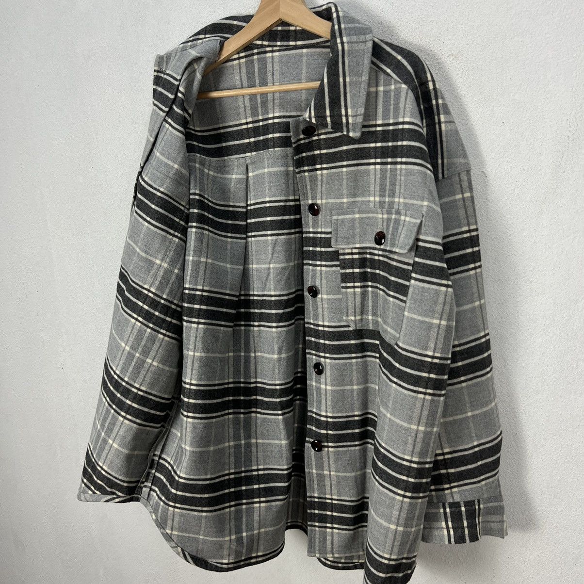 Flannel × Japanese Brand VINTAGE GU JAPAN FLANNEL JACKET TARTAN DESIGN GENTLY USED Size US XL / EU 56 / 4 - 12 Thumbnail