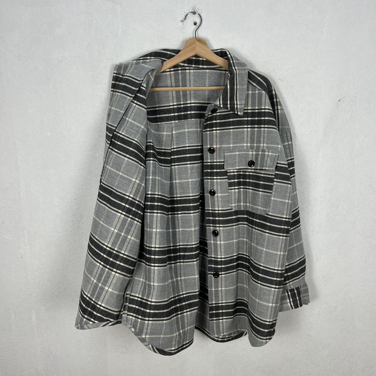 Flannel × Japanese Brand VINTAGE GU JAPAN FLANNEL JACKET TARTAN DESIGN GENTLY USED Size US XL / EU 56 / 4 - 11 Thumbnail