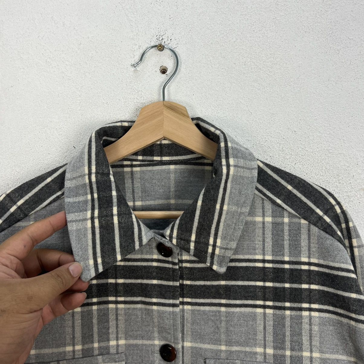 Flannel × Japanese Brand VINTAGE GU JAPAN FLANNEL JACKET TARTAN DESIGN GENTLY USED Size US XL / EU 56 / 4 - 7 Thumbnail