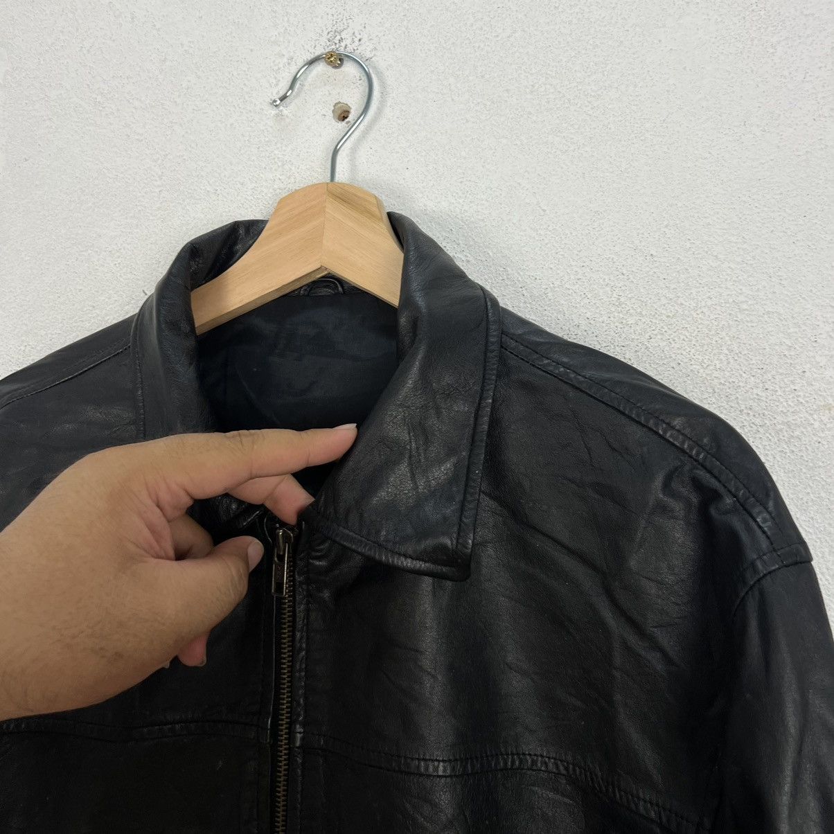 Japanese Brand VINTAGE BOMBER LEATHER JACKET LUAU ATSUKAWA JAPAN Size US L / EU 52-54 / 3 - 7 Thumbnail