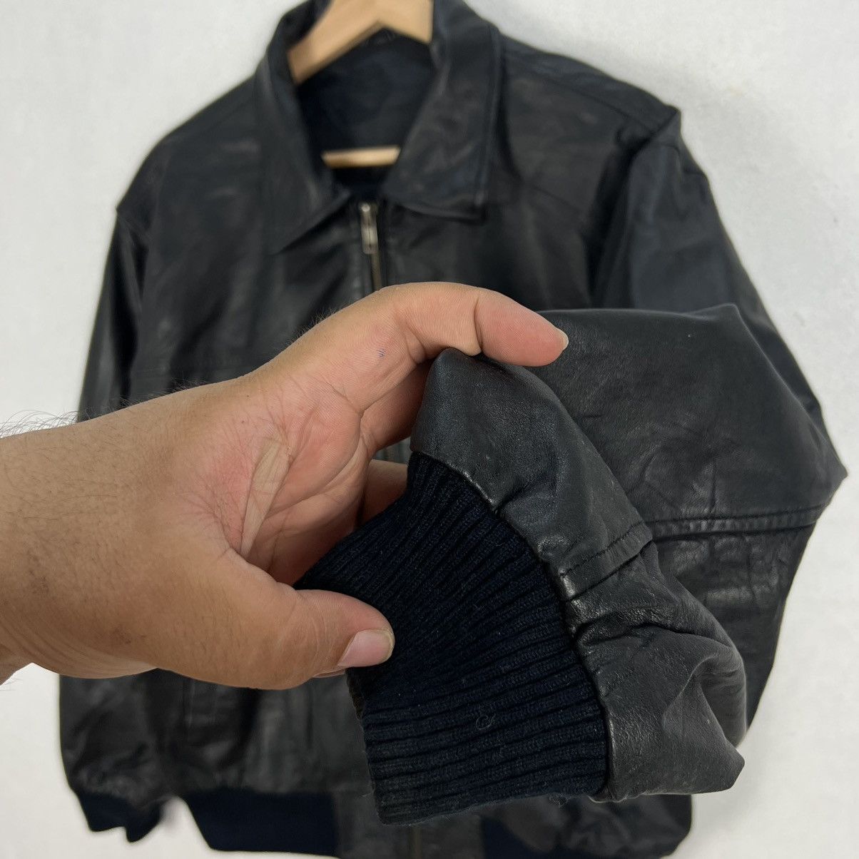 Japanese Brand VINTAGE BOMBER LEATHER JACKET LUAU ATSUKAWA JAPAN Size US L / EU 52-54 / 3 - 6 Thumbnail