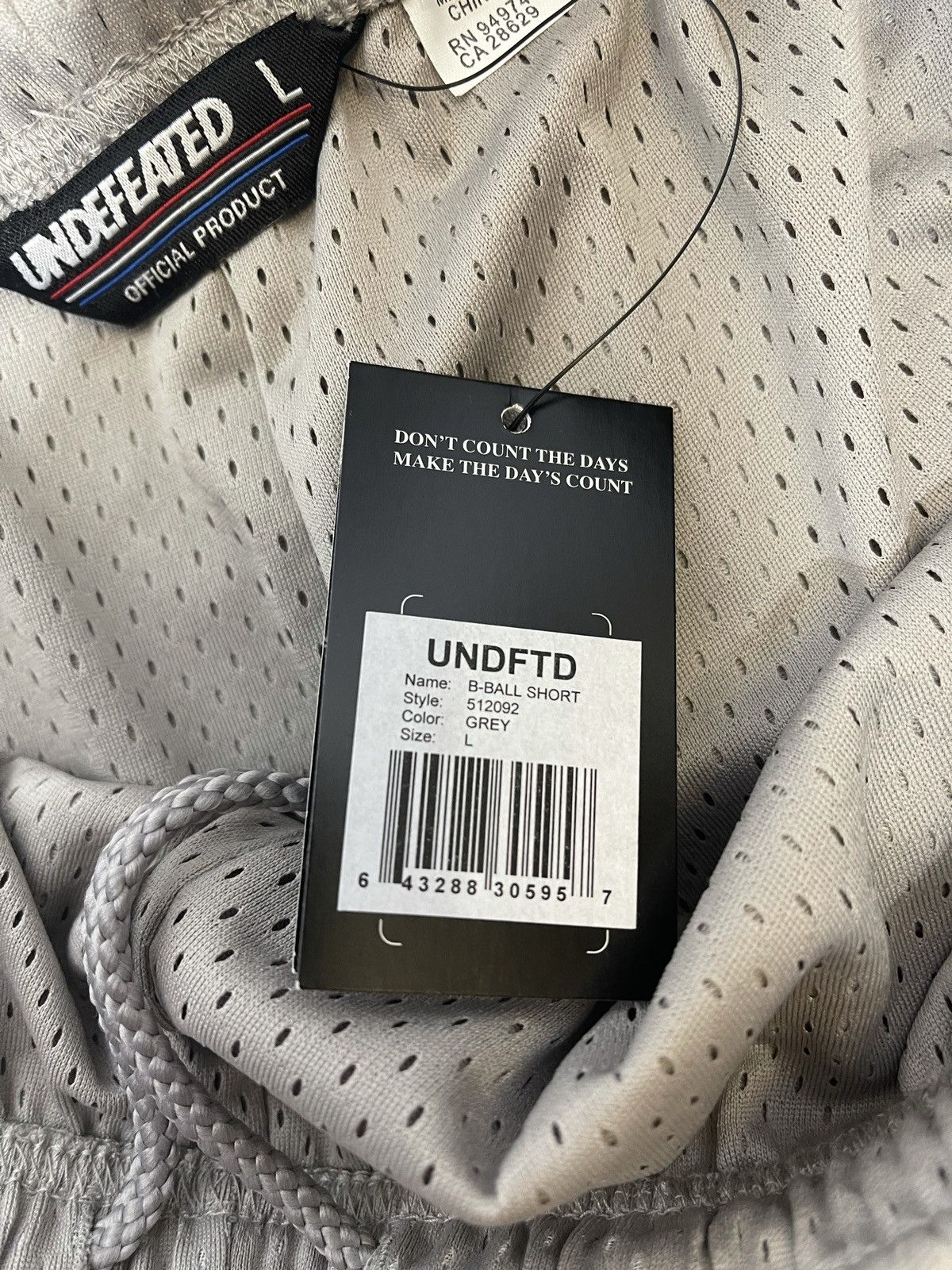 Undefeated Nike sb undefeated shorts yeezy supreme jordan huff kith Size US 32 / EU 48 - 5 Thumbnail