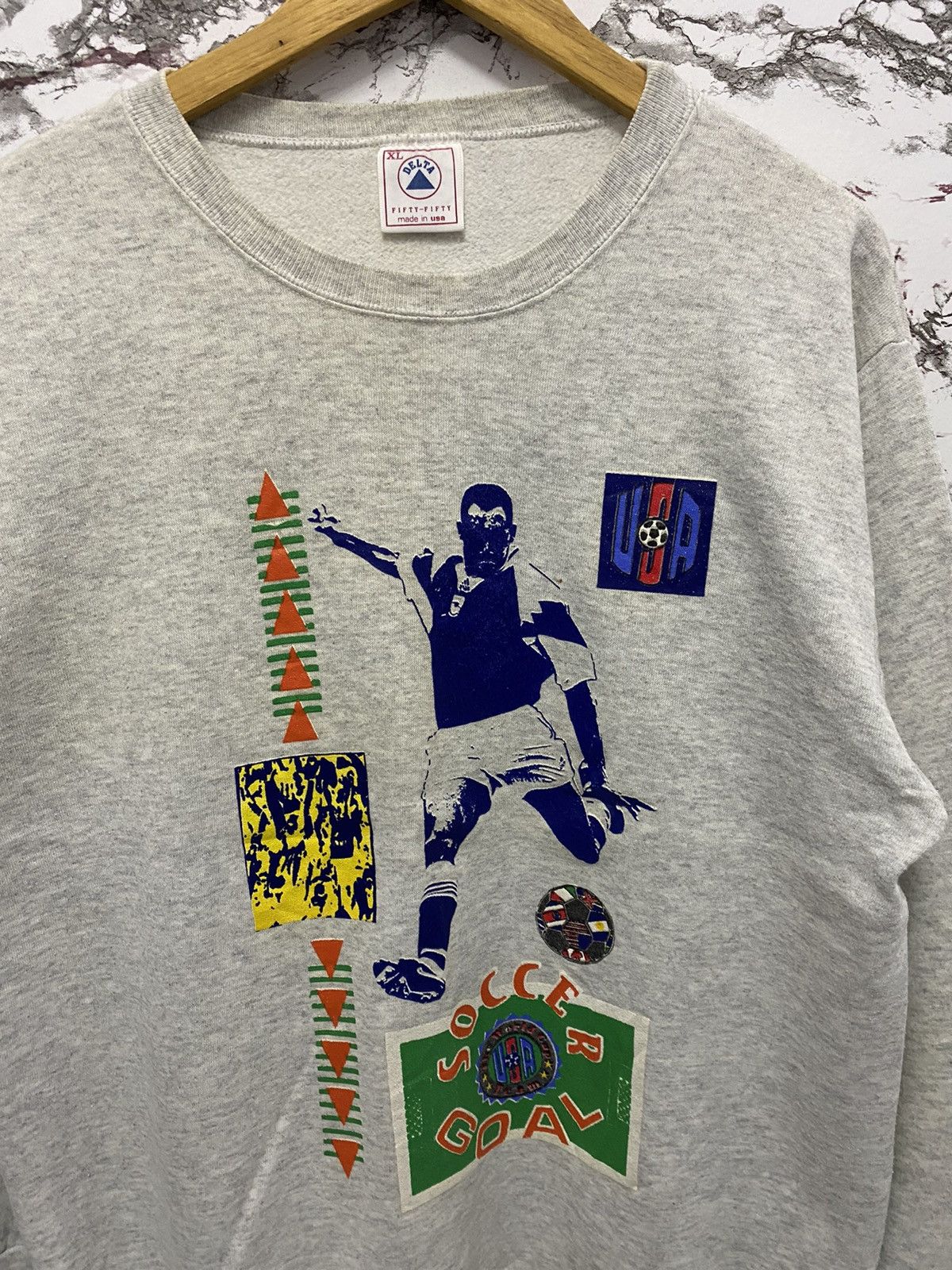 Vintage Vintage Football Big Print Sweatshirt Size US L / EU 52-54 / 3 - 5 Thumbnail