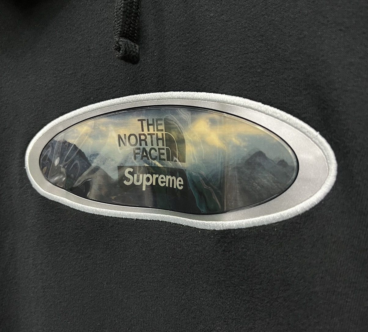 Supreme × The North Face 💥THE NORTH FACE x SUPREME Lenticular Logo Hoodie Size US XL / EU 56 / 4 - 3 Thumbnail