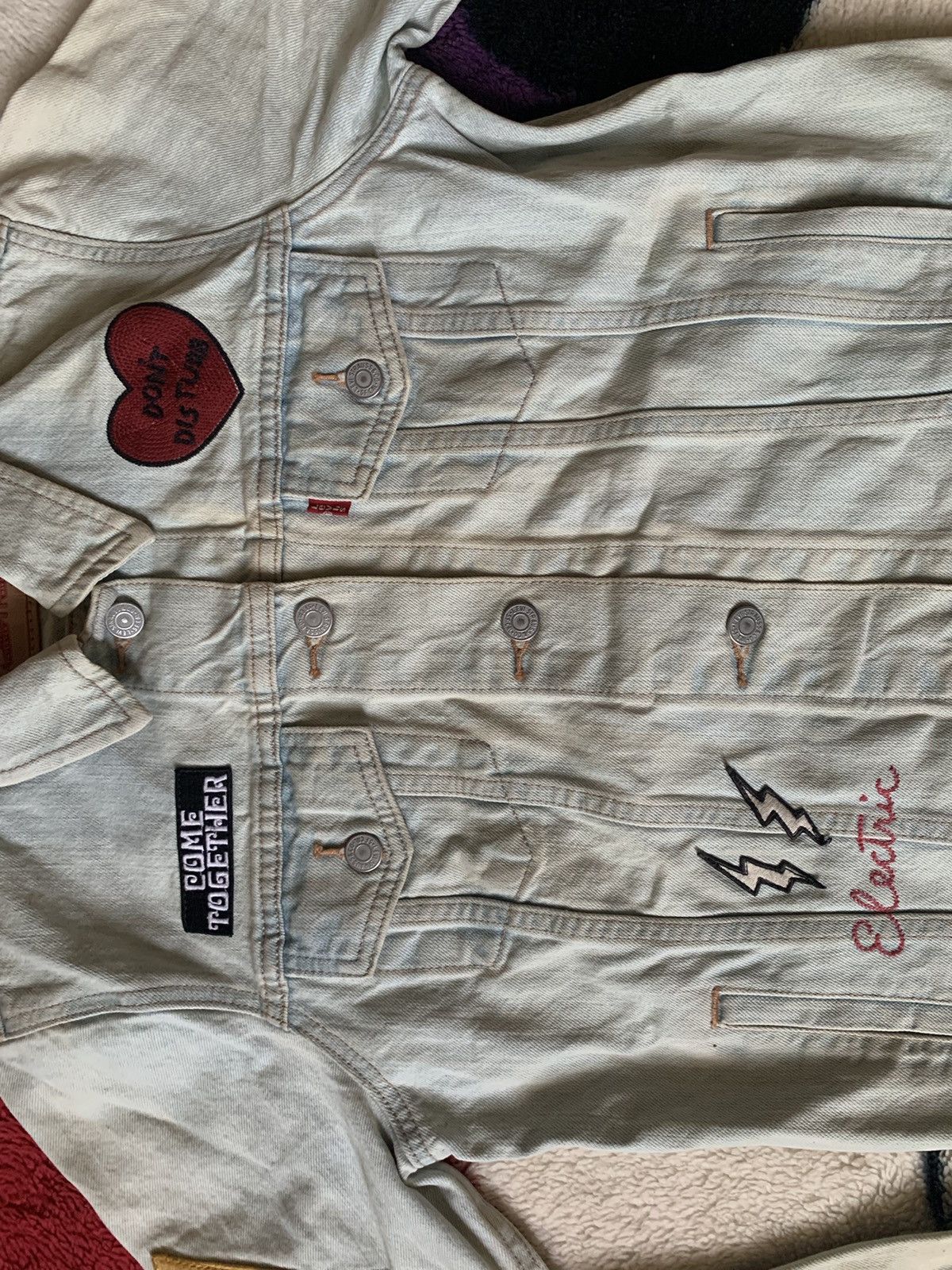 Levi's Vintage Clothing LEVIS JACKET CUSTOM PATCHES DESIGN RARE DENIM JACKET Size S / US 4 / IT 40 - 4 Thumbnail