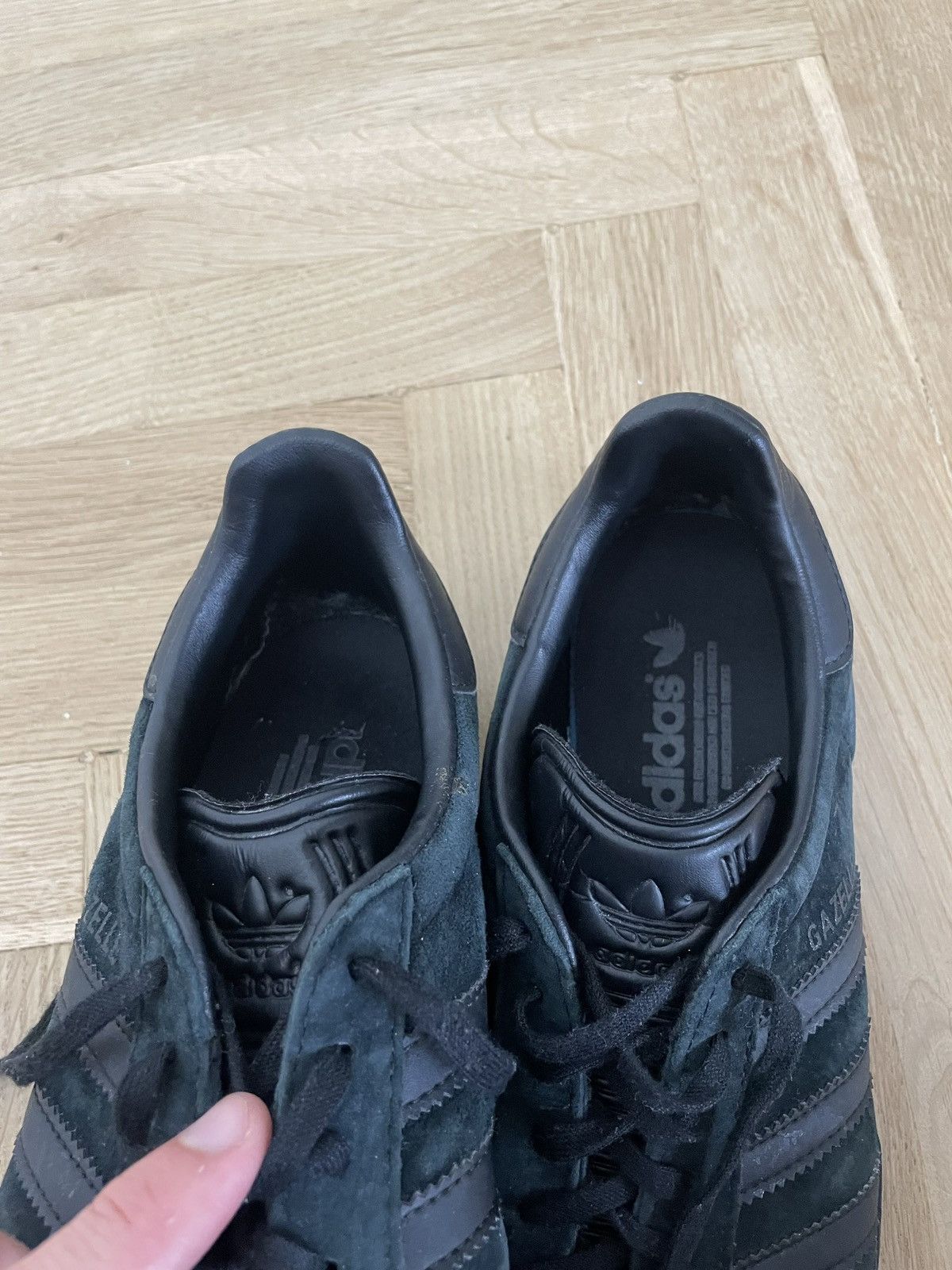 Adidas Adidas Gazelle Triple Black 2017 Hype Low Sneakers Rare Size US 9.5 / EU 42-43 - 5 Thumbnail