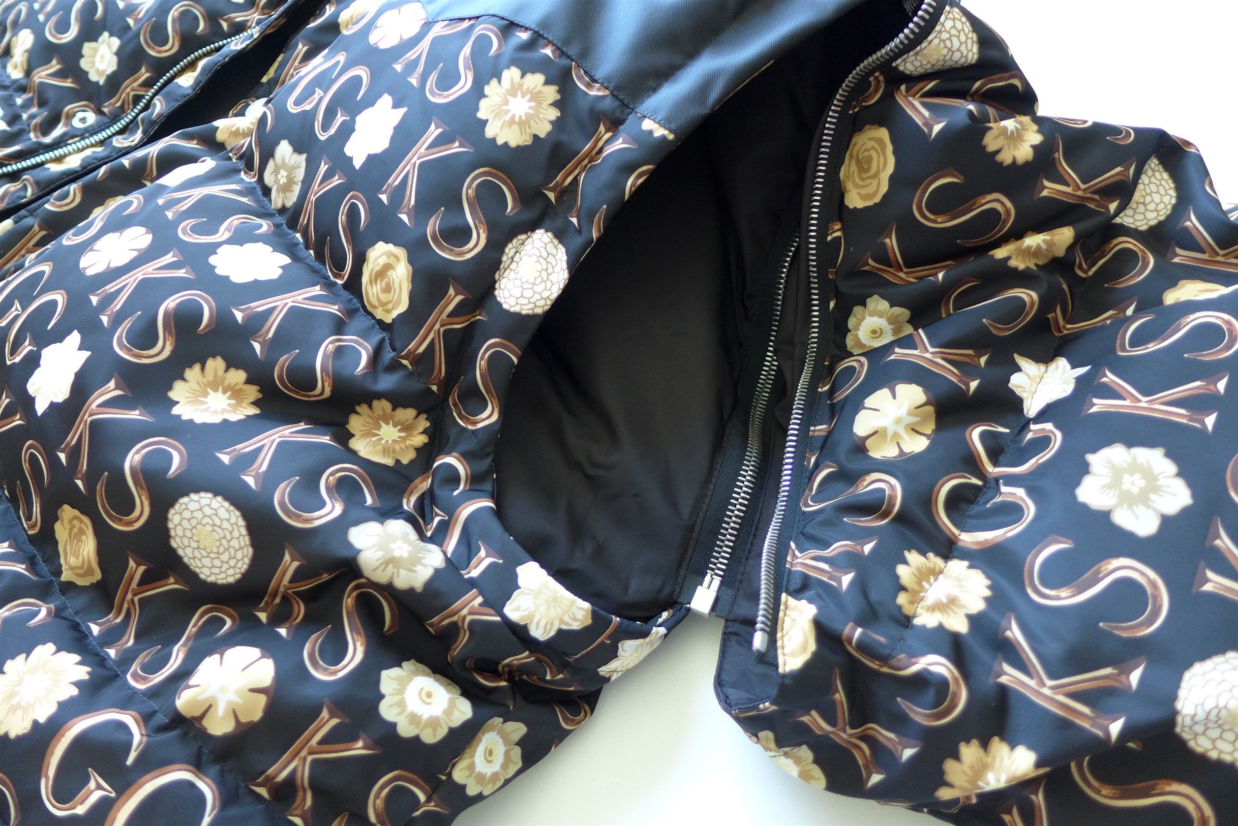 Gucci Gucci x Ken Scott Convertible Down Jacket. Size US S / EU 44-46 / 1 - 17 Thumbnail