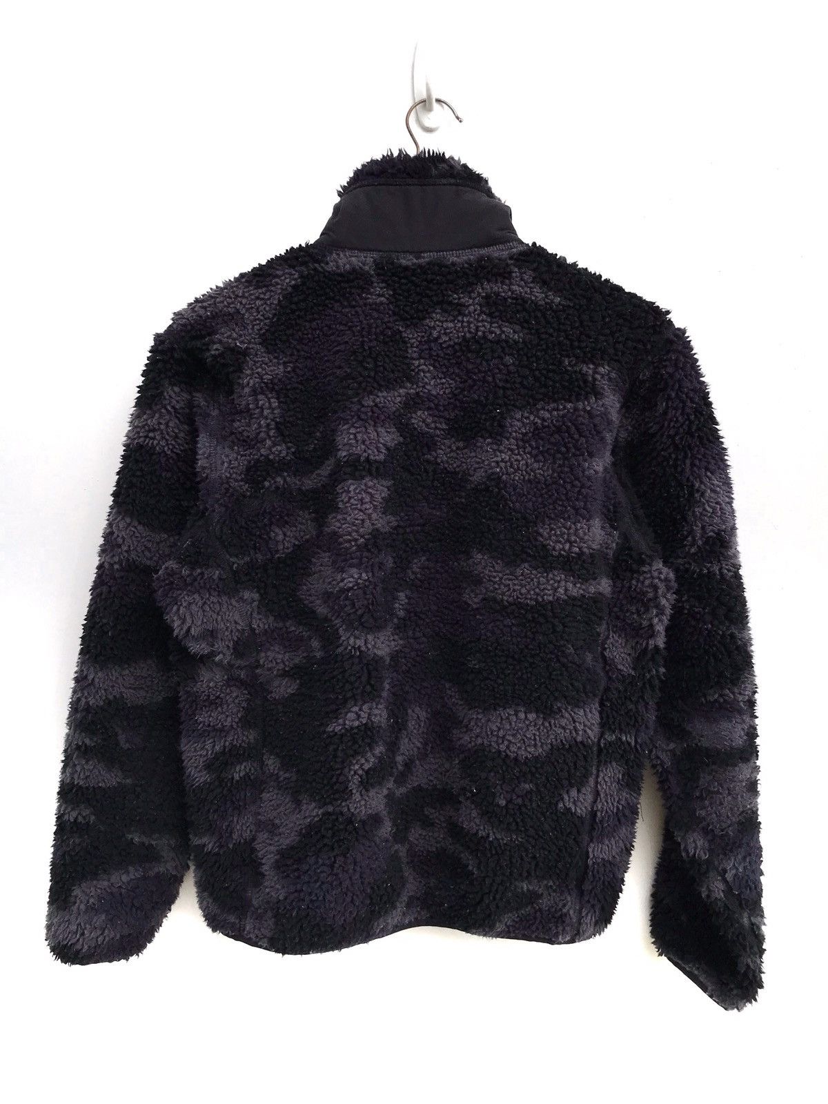 Uniqlo Uniqlo Camo Sherpa Jacket Size US S / EU 44-46 / 1 - 2 Thumbnail