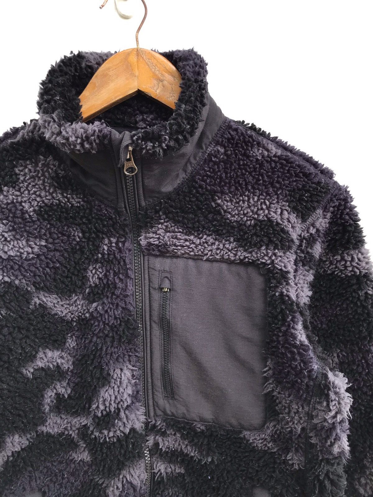 Uniqlo Uniqlo Camo Sherpa Jacket Size US S / EU 44-46 / 1 - 3 Thumbnail