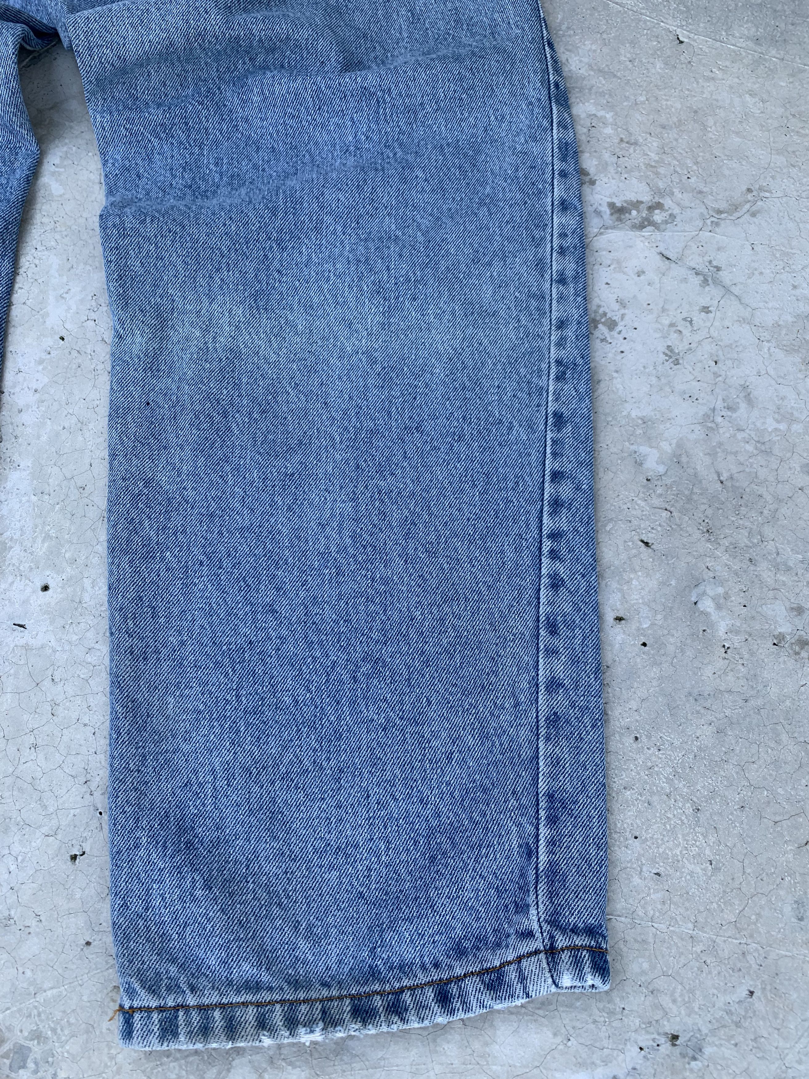 Levi's Vintage Levis 550 Orange Tab Light Washed Denim Jeans Size US 37 - 17 Thumbnail
