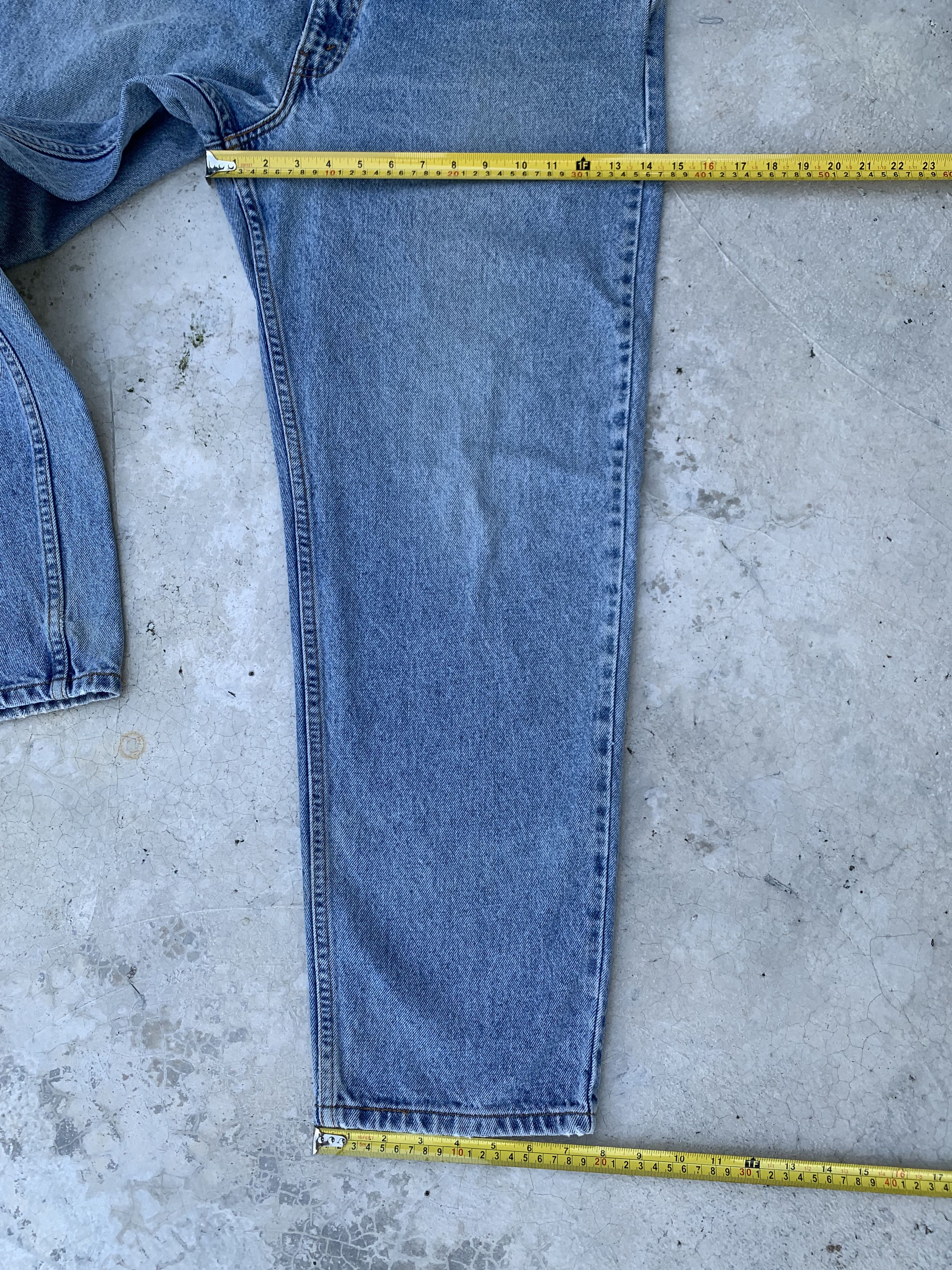Levi's Vintage Levis 550 Orange Tab Light Washed Denim Jeans Size US 37 - 8 Thumbnail