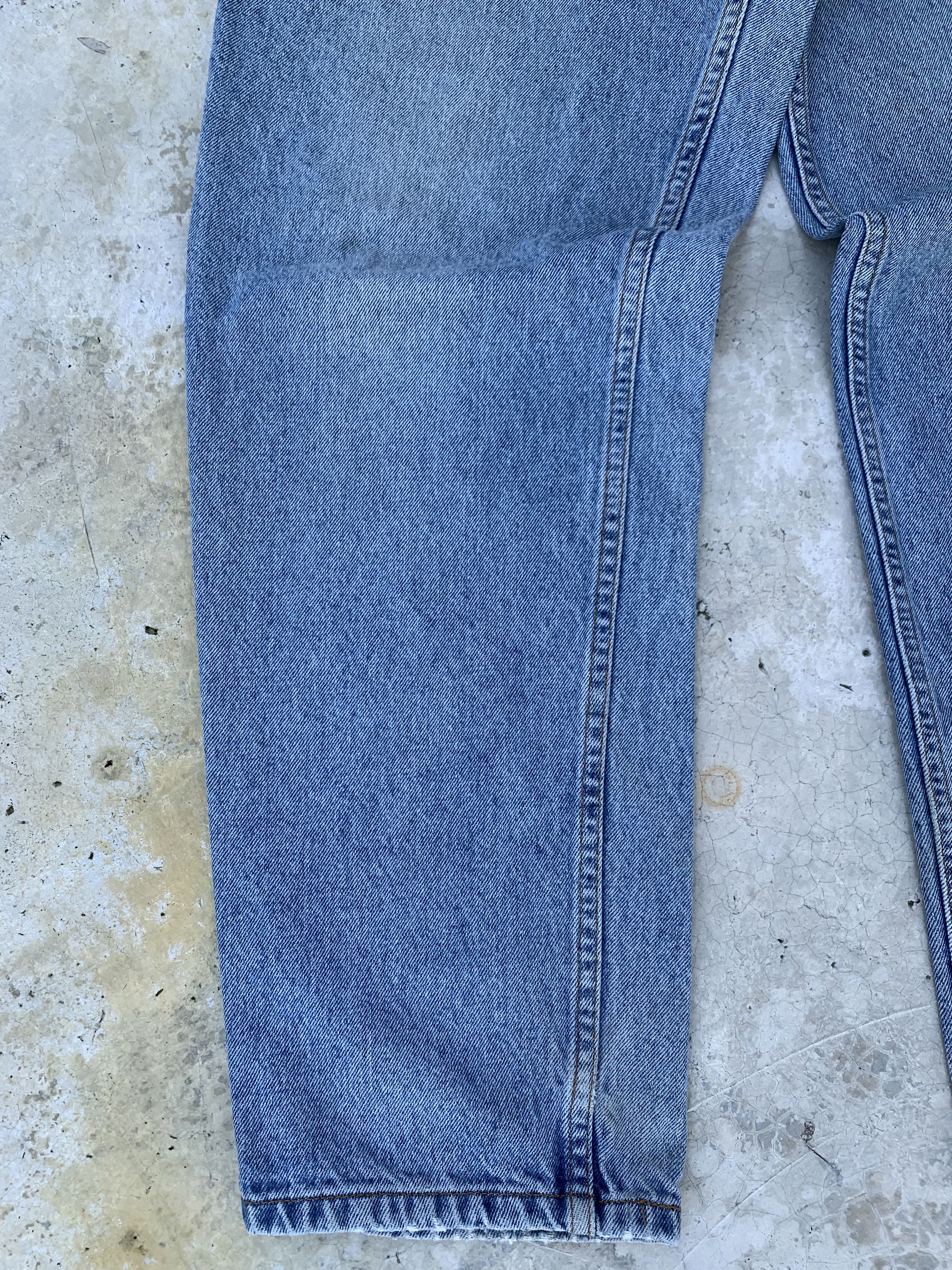Levi's Vintage Levis 550 Orange Tab Light Washed Denim Jeans Size US 37 - 6 Thumbnail