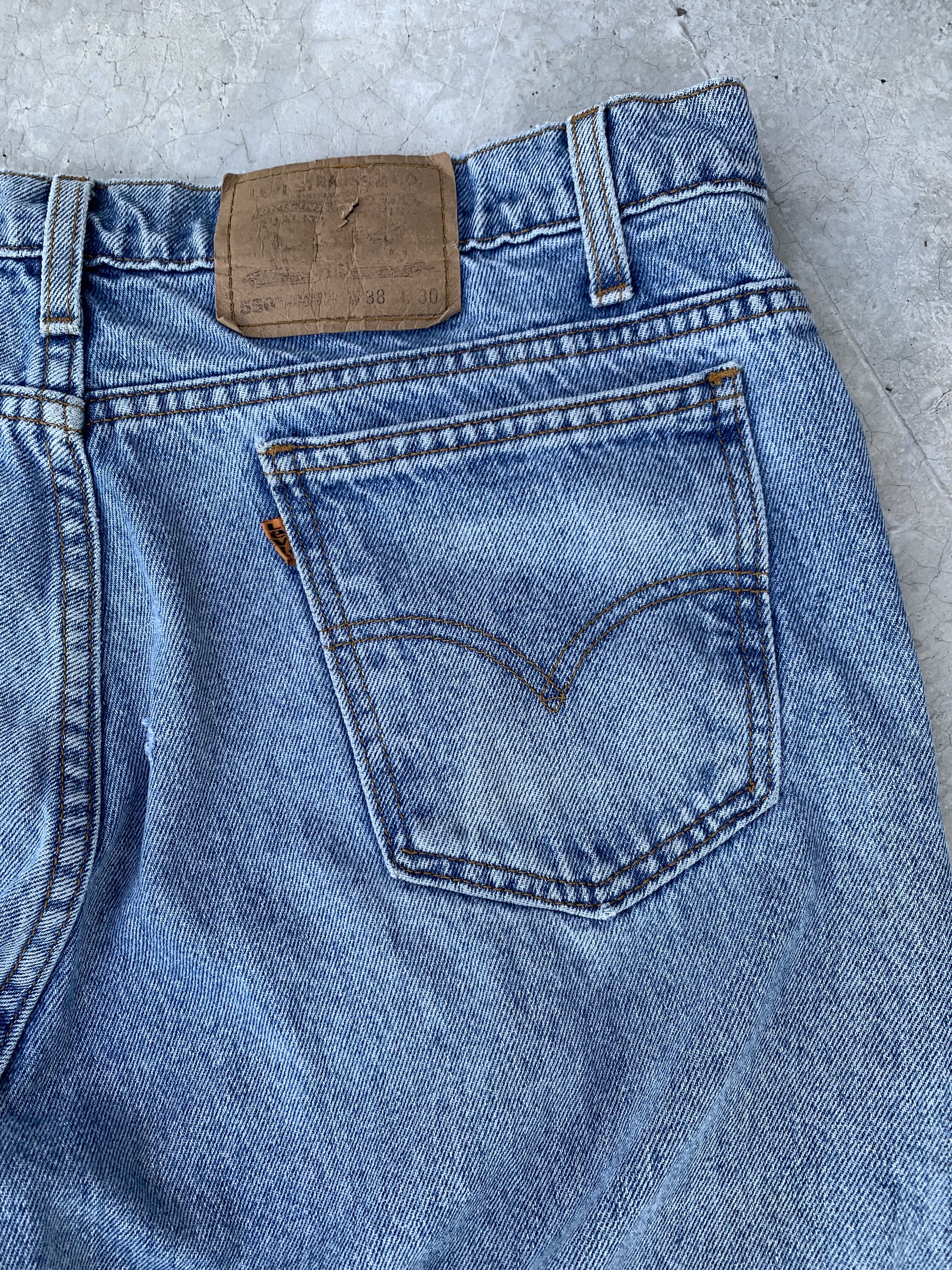 Levi's Vintage Levis 550 Orange Tab Light Washed Denim Jeans Size US 37 - 14 Thumbnail
