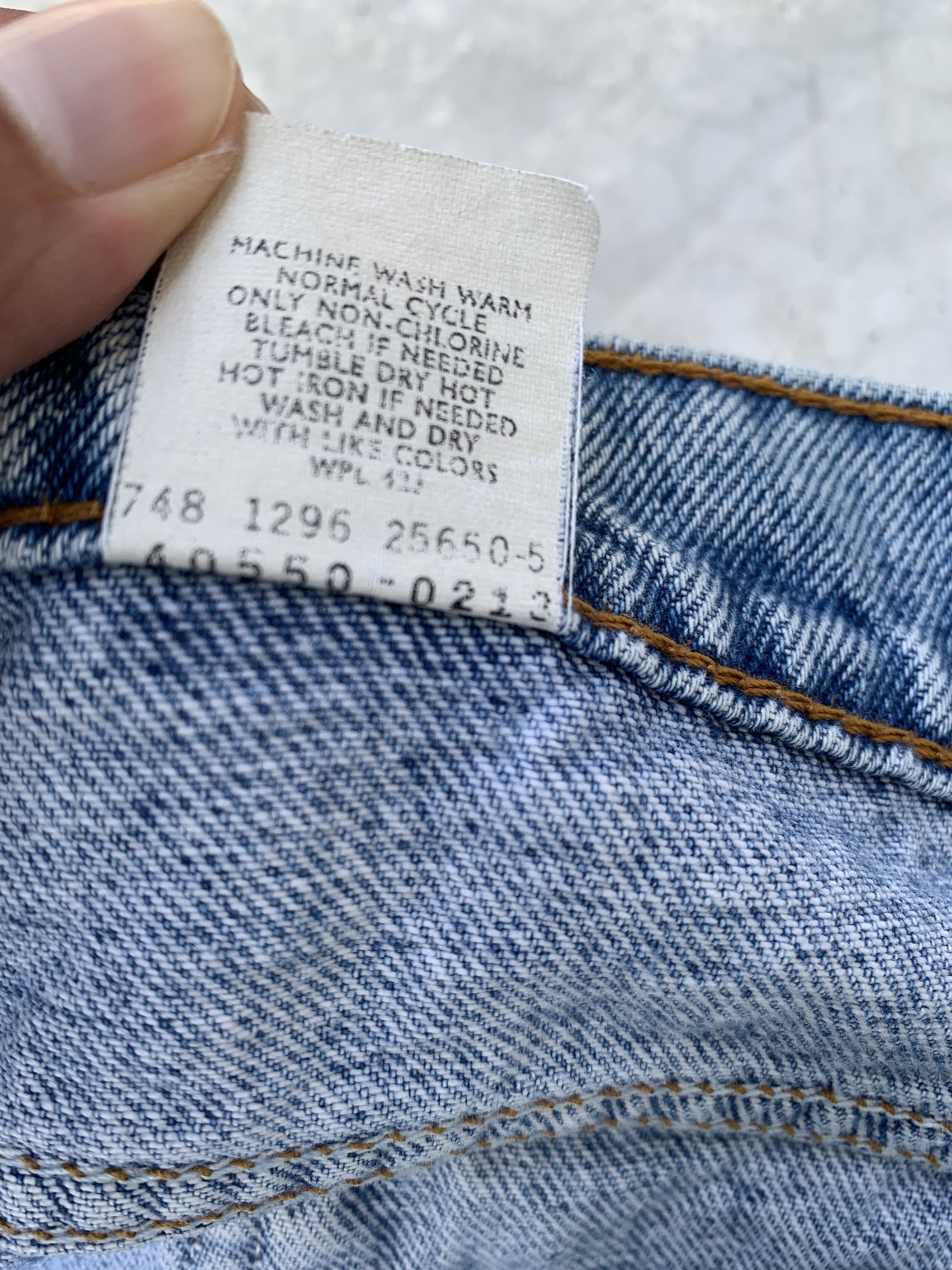 Levi's Vintage Levis 550 Orange Tab Light Washed Denim Jeans Size US 37 - 13 Thumbnail