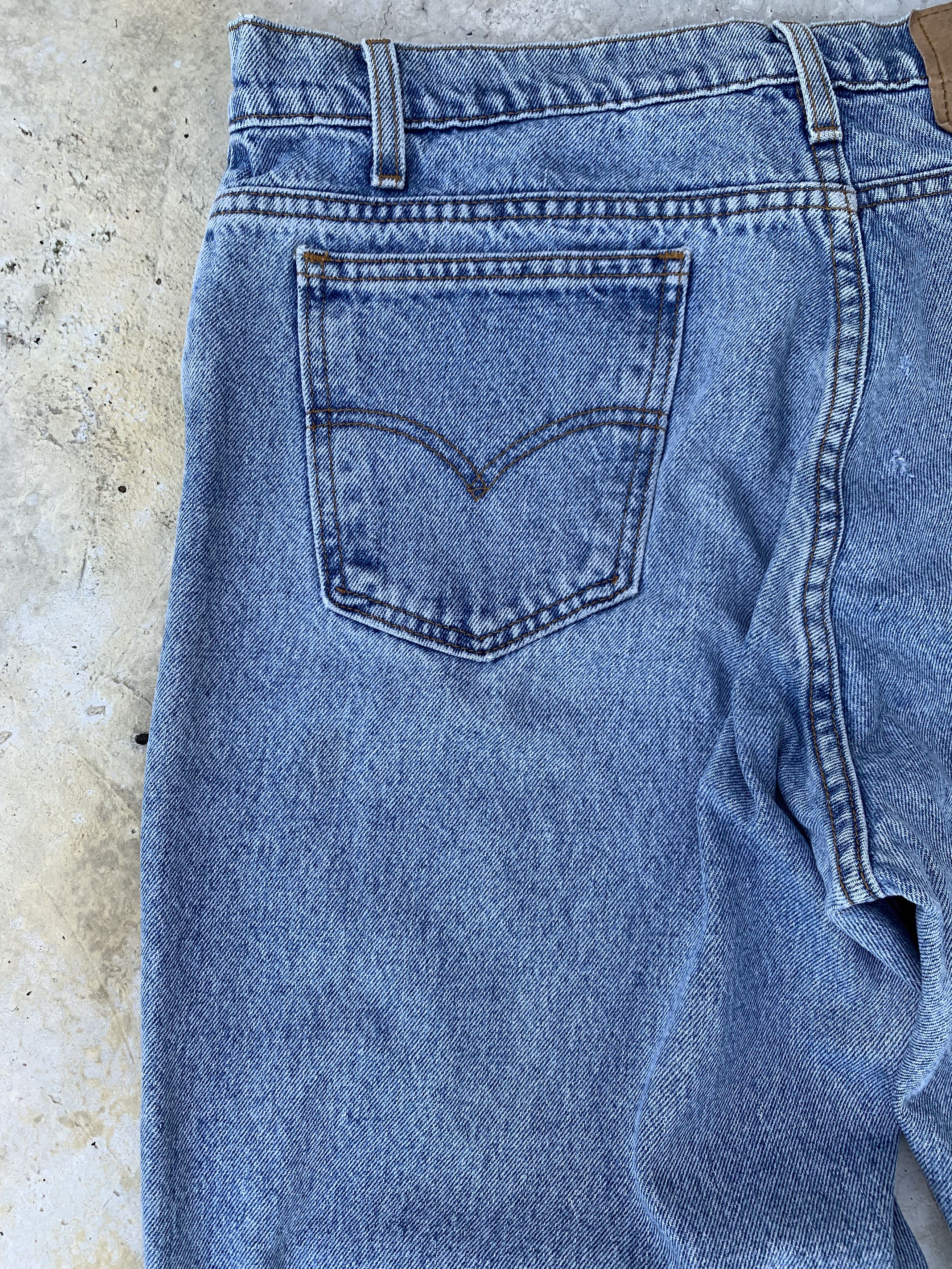 Levi's Vintage Levis 550 Orange Tab Light Washed Denim Jeans Size US 37 - 16 Thumbnail