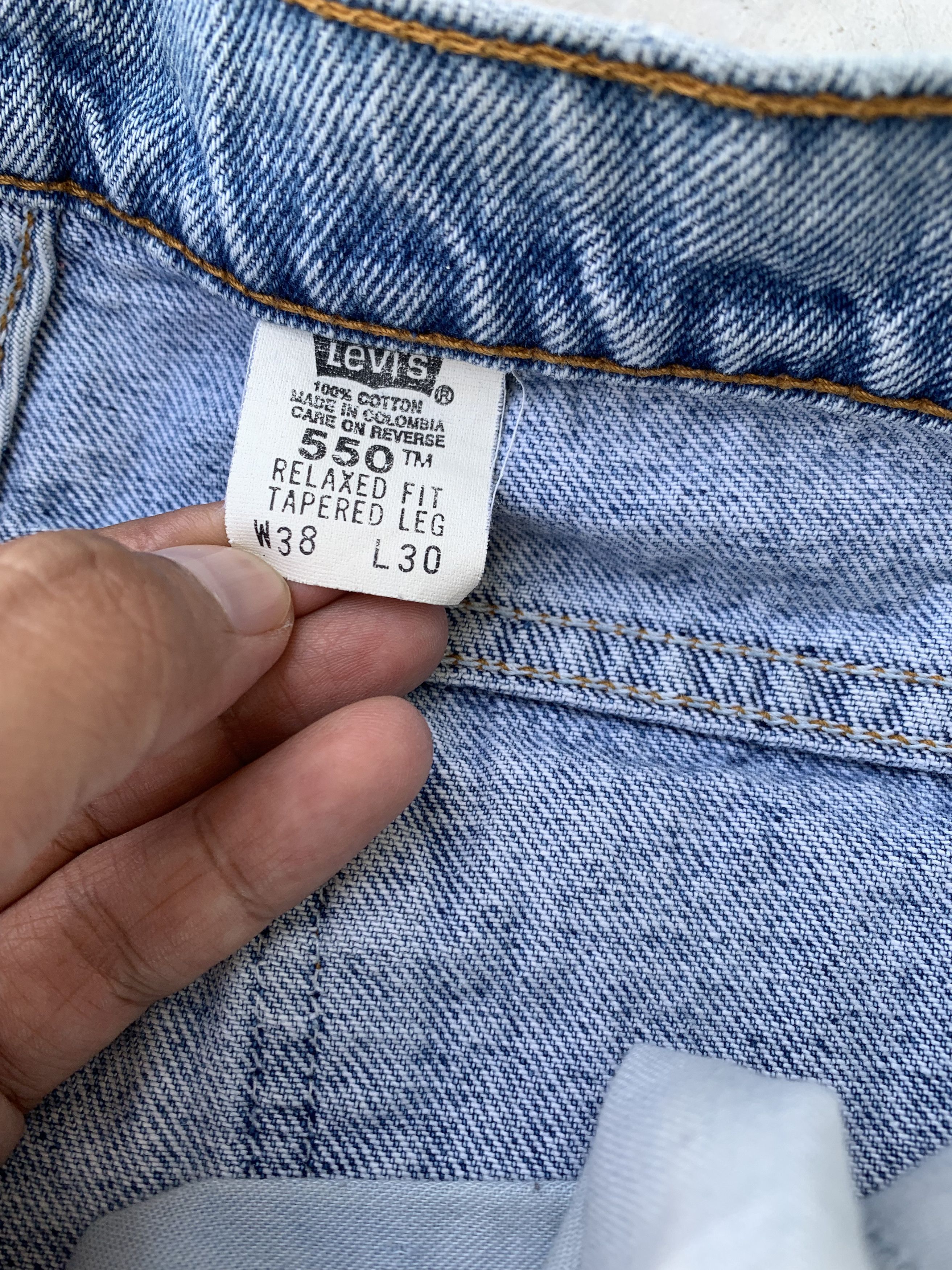 Levi's Vintage Levis 550 Orange Tab Light Washed Denim Jeans Size US 37 - 12 Thumbnail