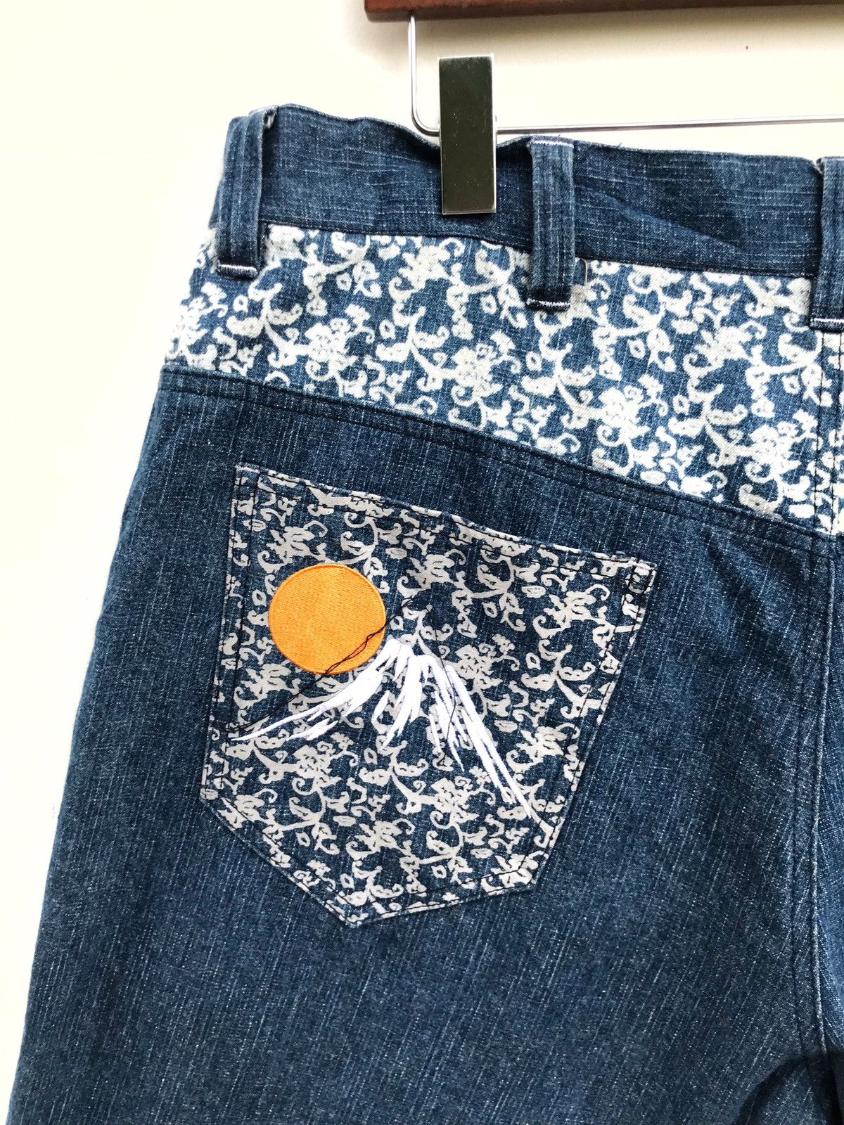 Designer × Japanese Brand Tiger Printed Denim Fuji Mountain Embroidered Logo Size US 37 - 5 Thumbnail