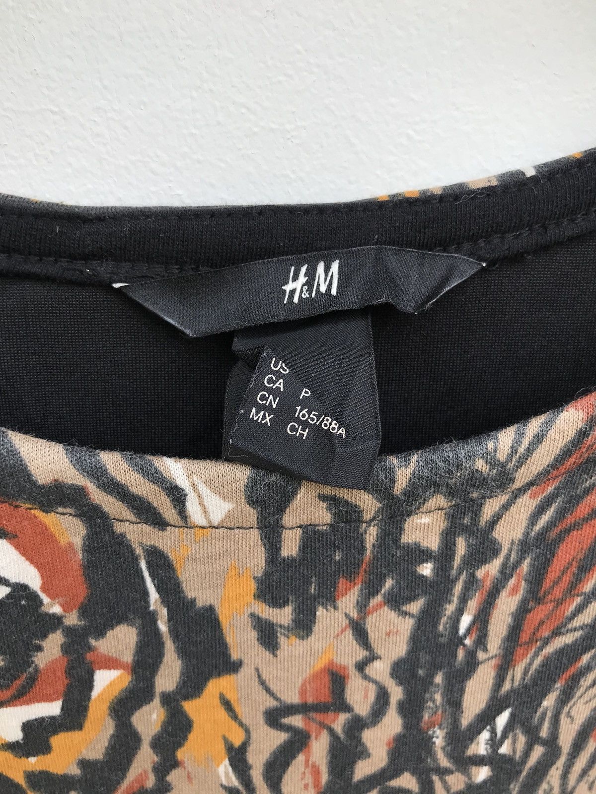 H&M H&M Tiger Lion Leopard Thick Cotton Shirts Cropped Size US S / EU 44-46 / 1 - 5 Thumbnail