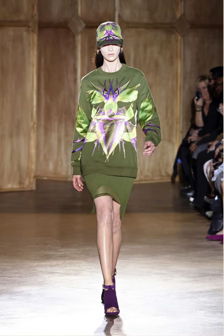 Givenchy Green Birds of Paradise Satin Applique Sweatshirt Size S / US 4 / IT 40 - 2 Thumbnail