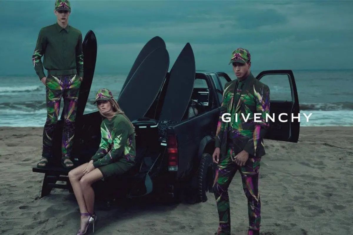 Givenchy Green Birds of Paradise Satin Applique Sweatshirt Size US S / EU 44-46 / 1 - 5 Thumbnail