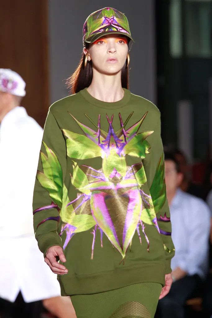 Givenchy Green Birds of Paradise Satin Applique Sweatshirt Size US S / EU 44-46 / 1 - 3 Thumbnail