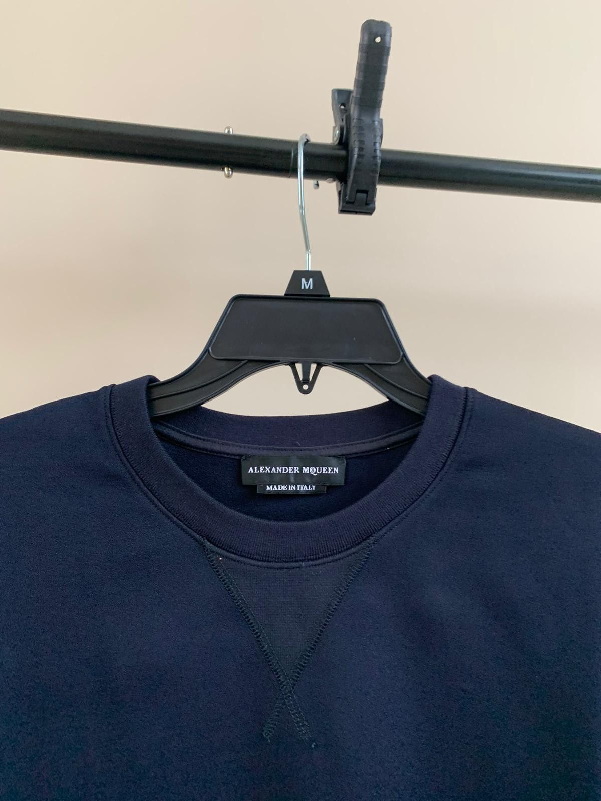 Alexander McQueen Micro Scrub Crewneck in Deep Navy Size US M / EU 48-50 / 2 - 9 Thumbnail