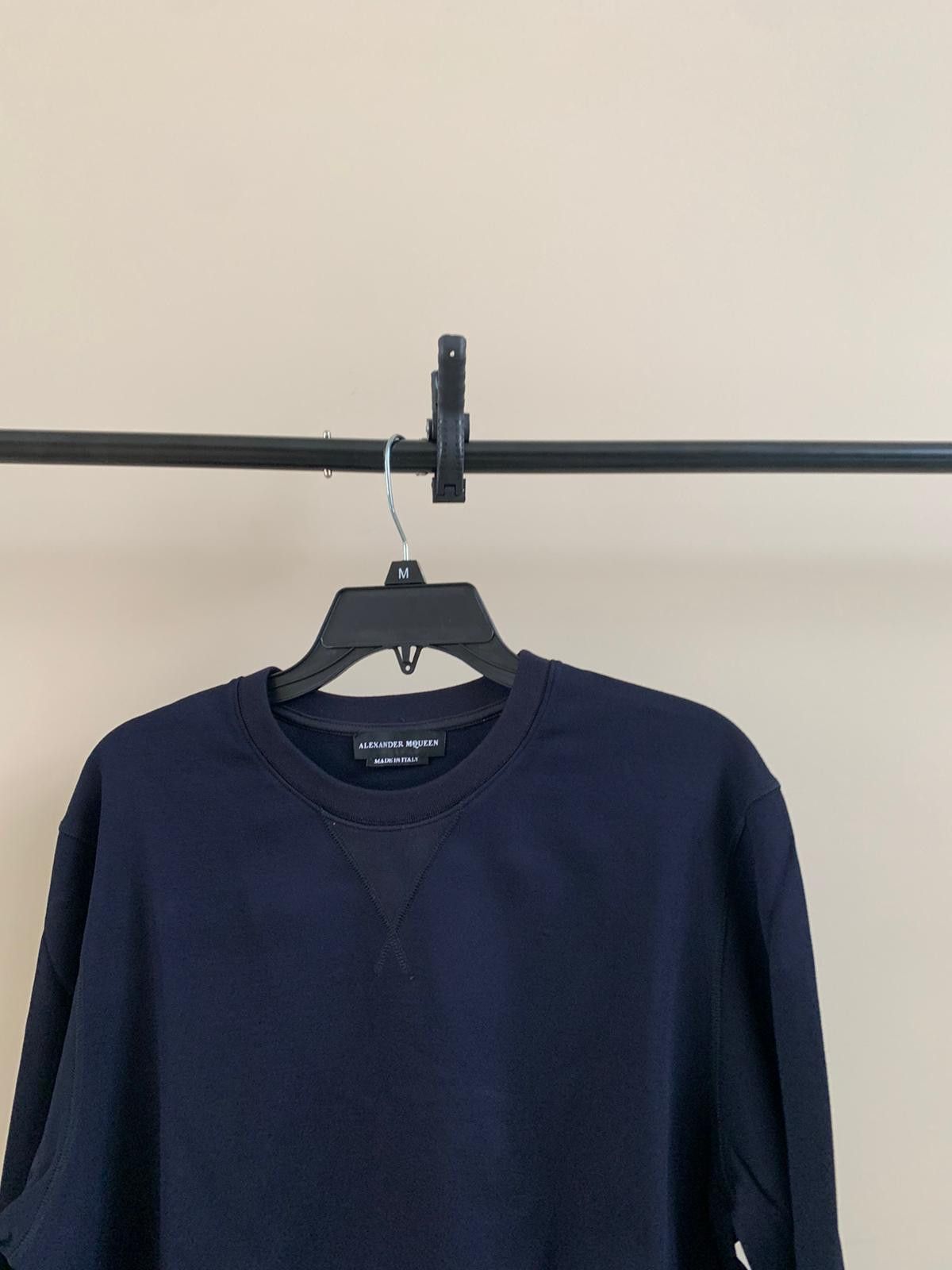 Alexander McQueen Micro Scrub Crewneck in Deep Navy Size US M / EU 48-50 / 2 - 2 Thumbnail