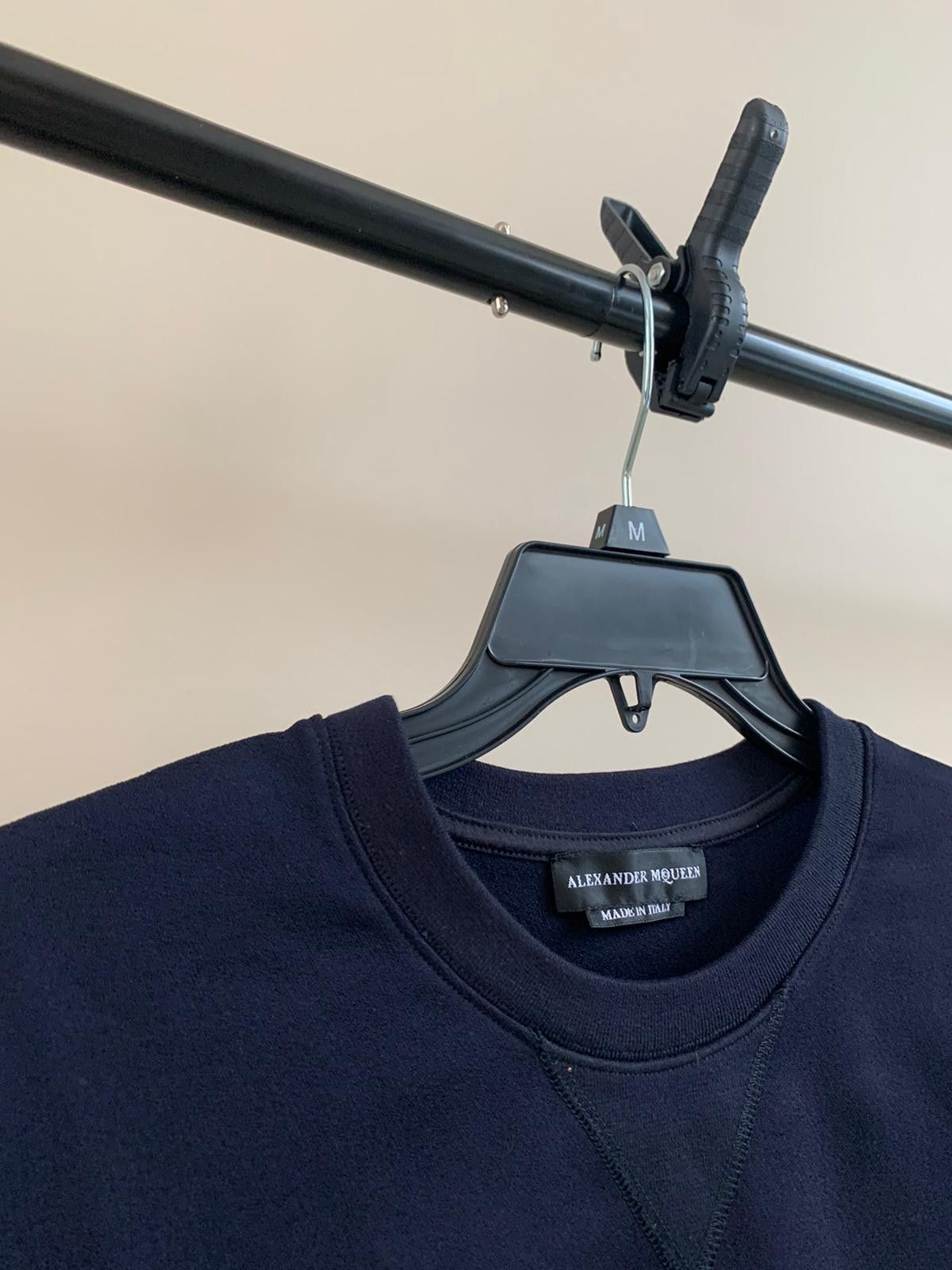 Alexander McQueen Micro Scrub Crewneck in Deep Navy Size US M / EU 48-50 / 2 - 4 Thumbnail