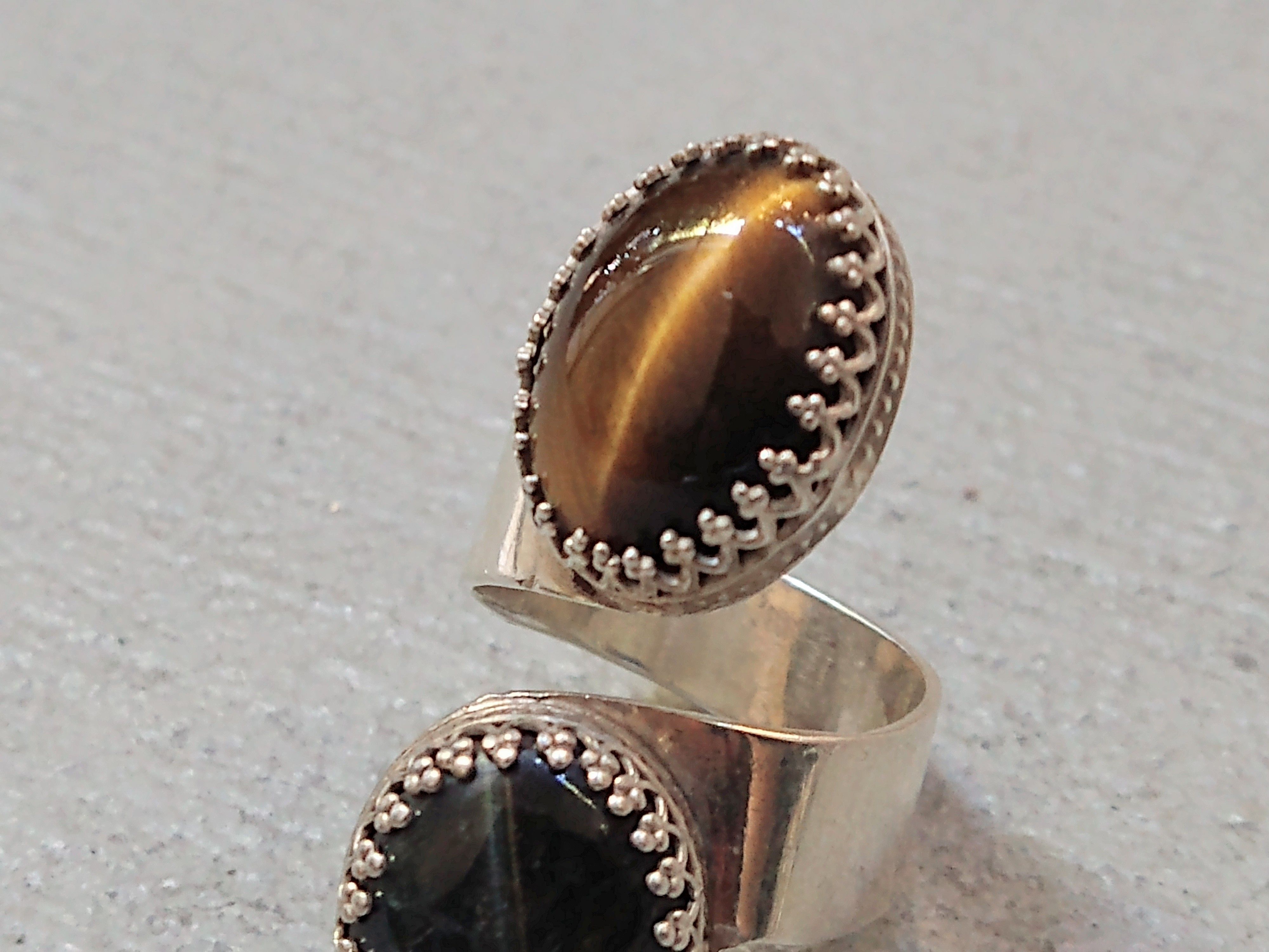 Jewelry × Vintage Vintage Sterling Silver Ring Tigers Eye Size 8 Brown Oval Size ONE SIZE - 3 Thumbnail