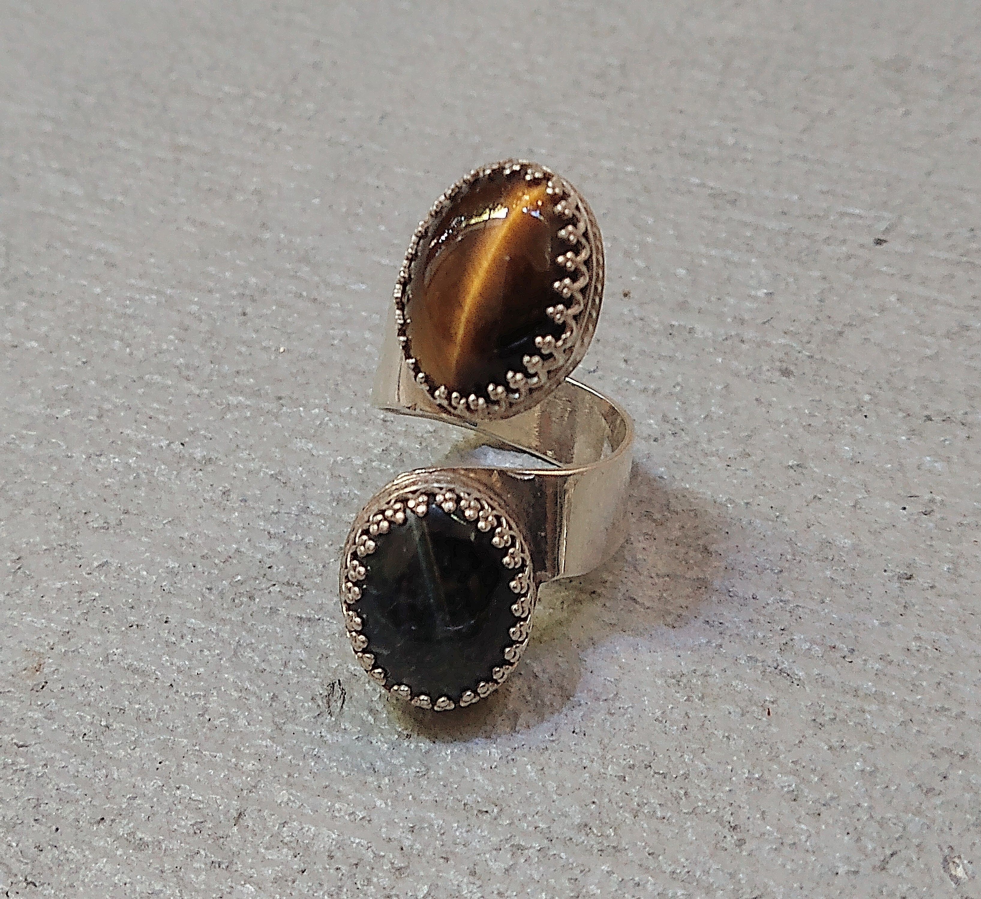 Jewelry × Vintage Vintage Sterling Silver Ring Tigers Eye Size 8 Brown Oval Size ONE SIZE - 1 Thumbnail