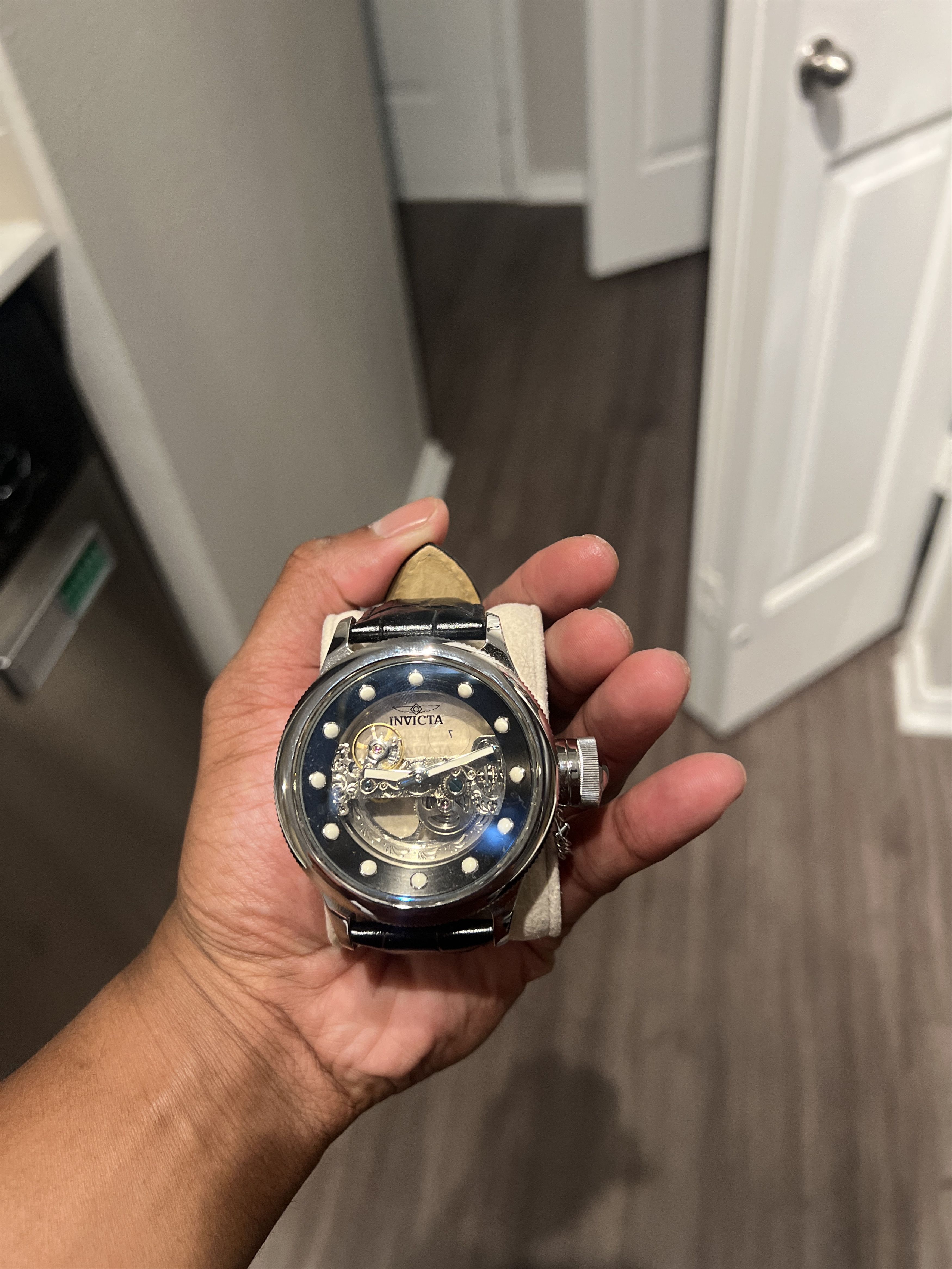 Invicta 24593 discount