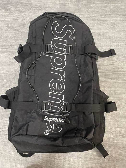 Supreme backpack fw18 outlet size