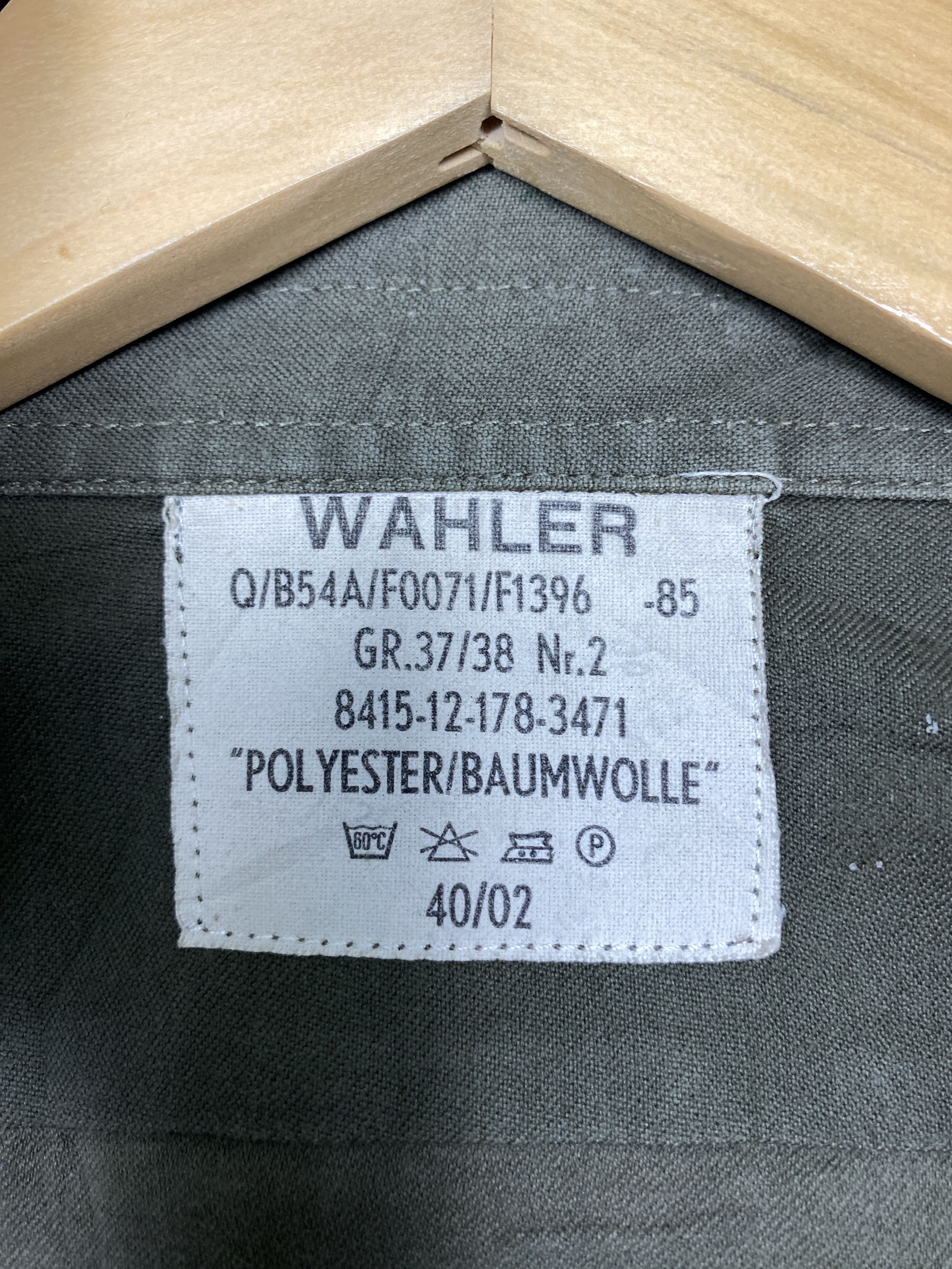 Vintage Vintage Wahler Military Button Up Jacket J1526 Size US S / EU 44-46 / 1 - 10 Thumbnail