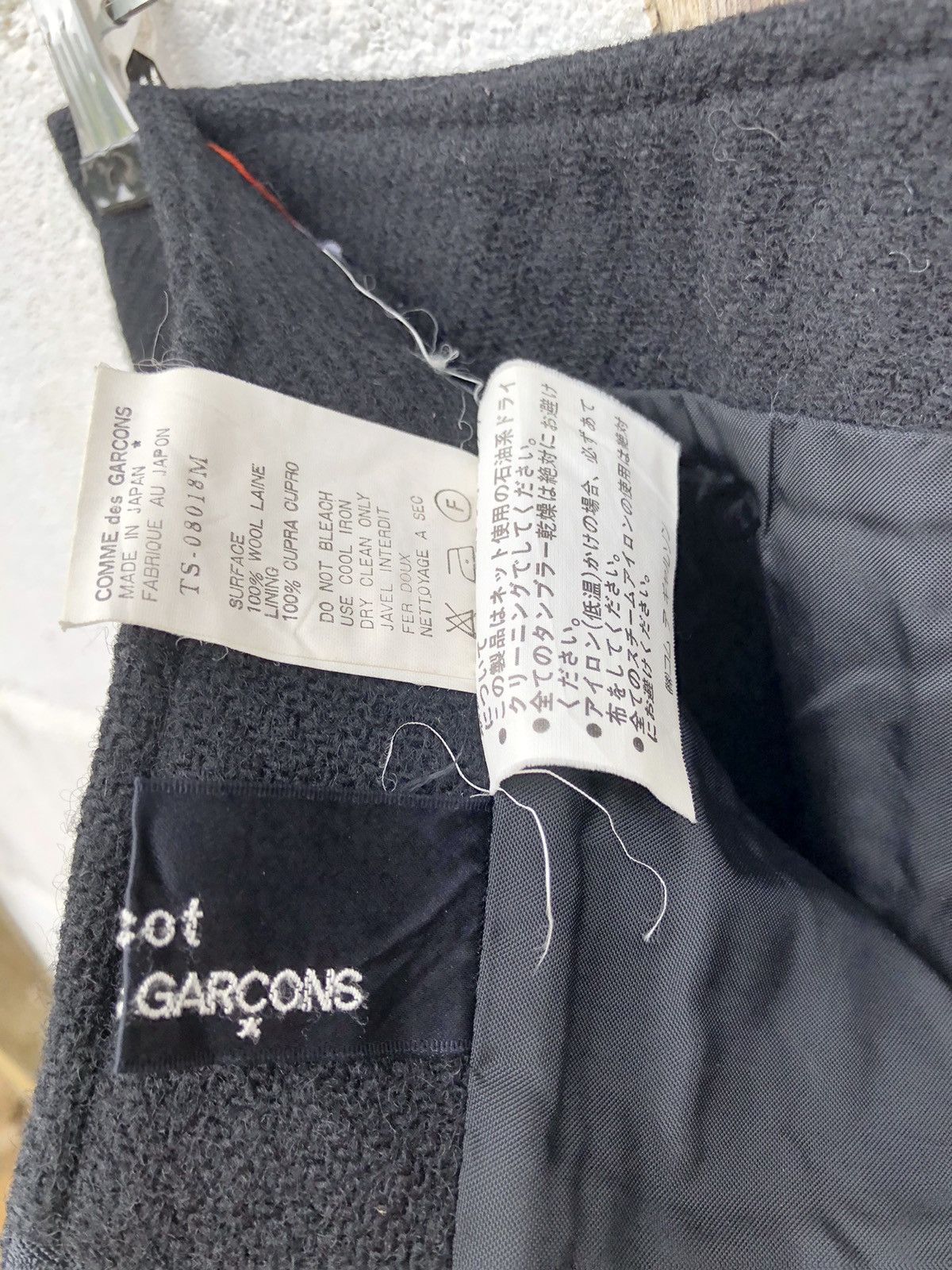 Comme des Garcons × Tricot Comme des Garcons 🔥Trompe L’oeil🔥Comme Des Garcon tricot Skirt wool Size 28" / US 6 / IT 42 - 6 Thumbnail