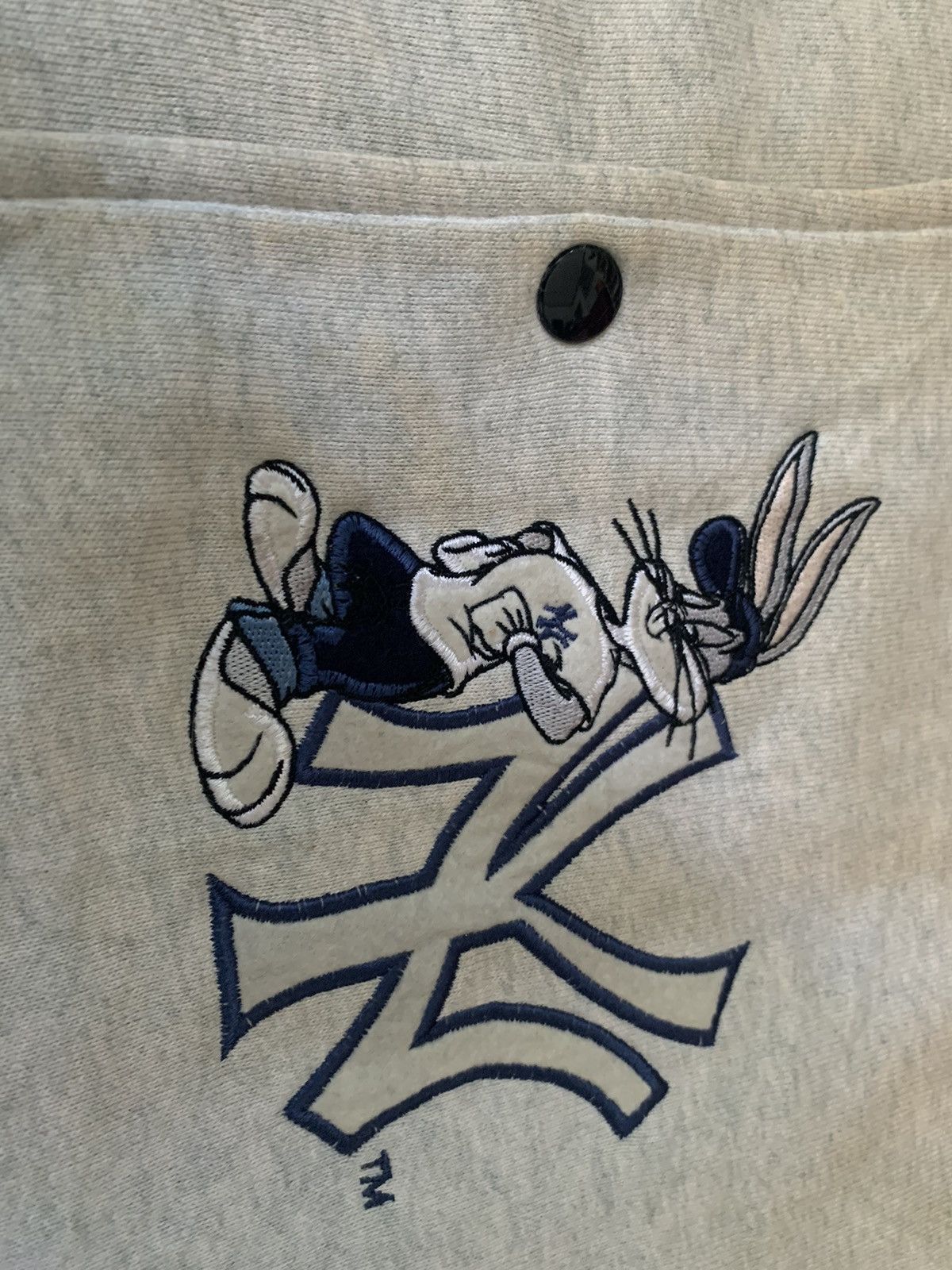 Fruit Of The Loom VINTAGE 1999 LOONEY TUNES X NEW YORK YANKEES VARSITY JACKET Size US M / EU 48-50 / 2 - 5 Thumbnail