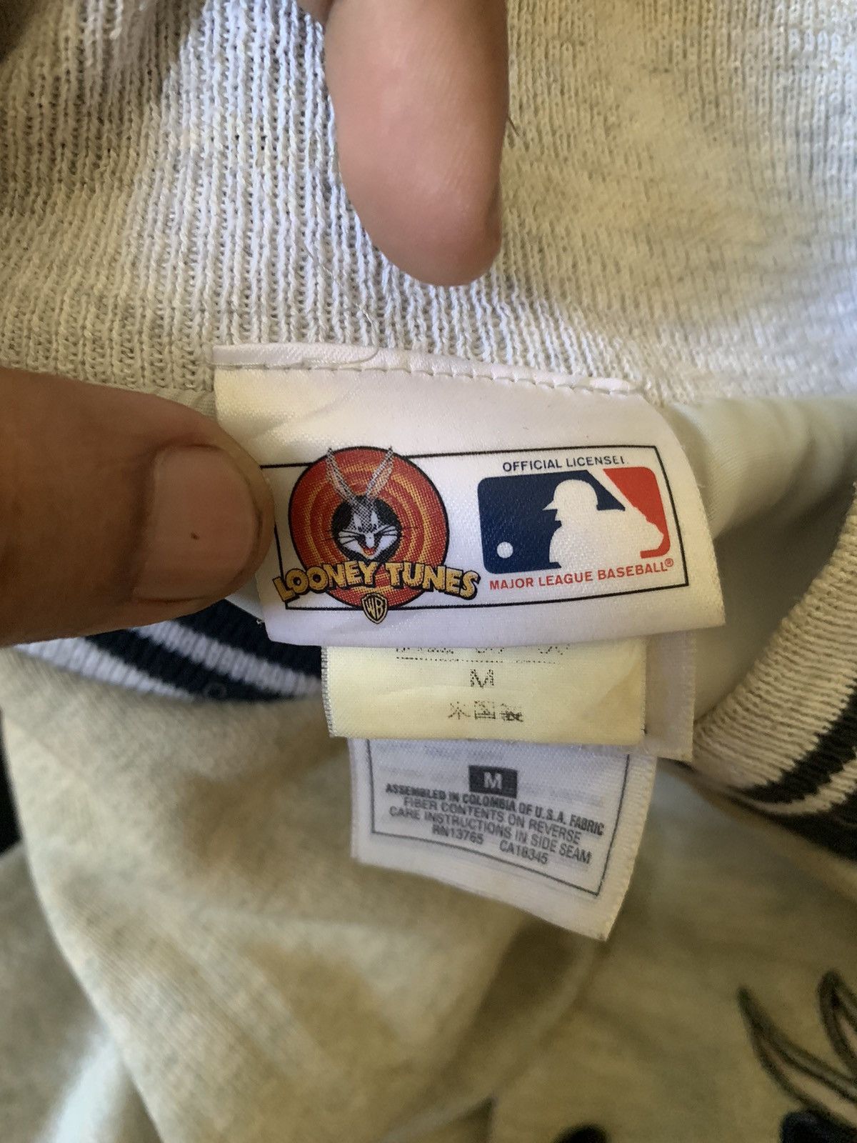 Fruit Of The Loom VINTAGE 1999 LOONEY TUNES X NEW YORK YANKEES VARSITY JACKET Size US M / EU 48-50 / 2 - 6 Thumbnail