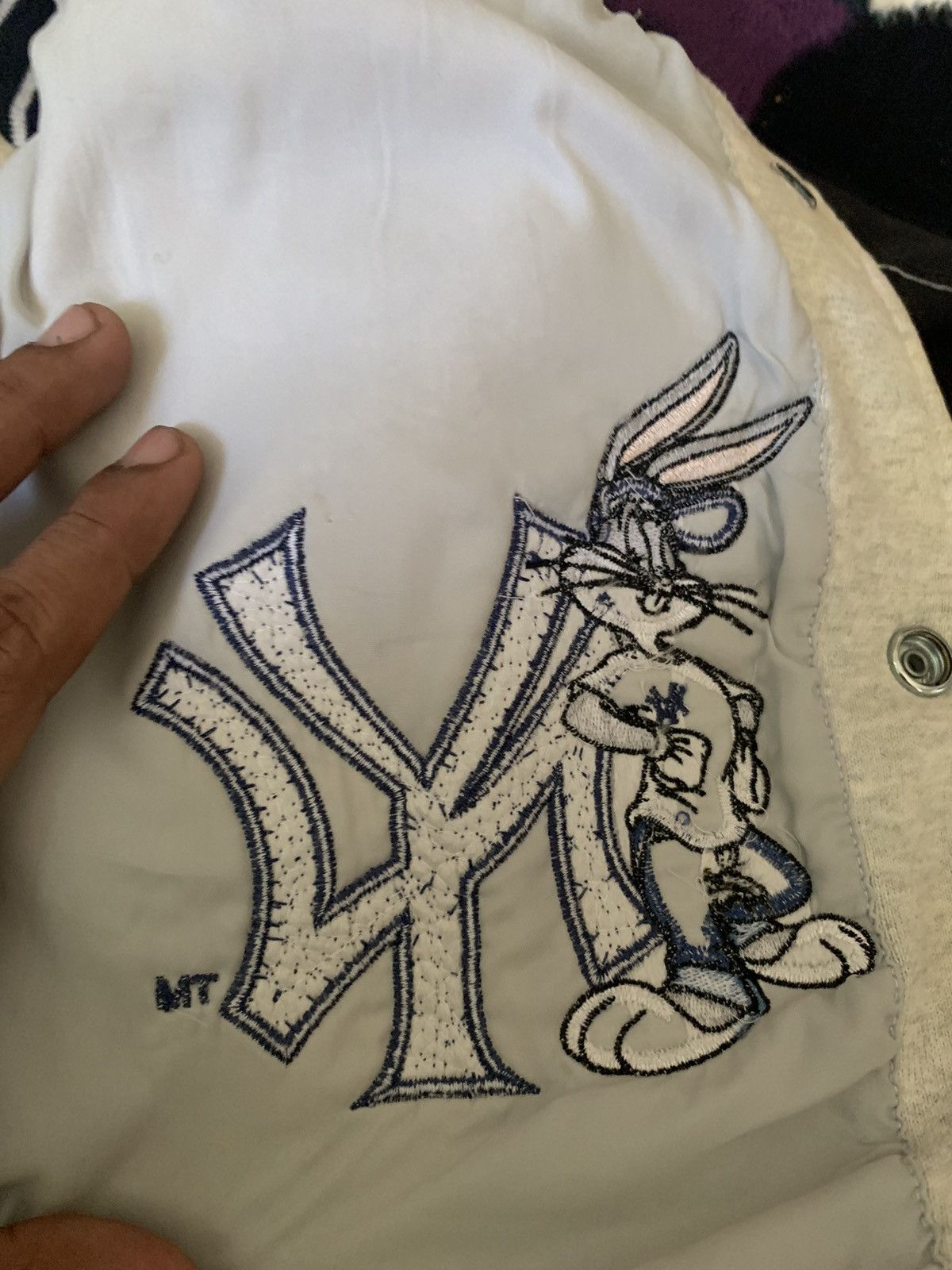 Fruit Of The Loom VINTAGE 1999 LOONEY TUNES X NEW YORK YANKEES VARSITY JACKET Size US M / EU 48-50 / 2 - 13 Thumbnail