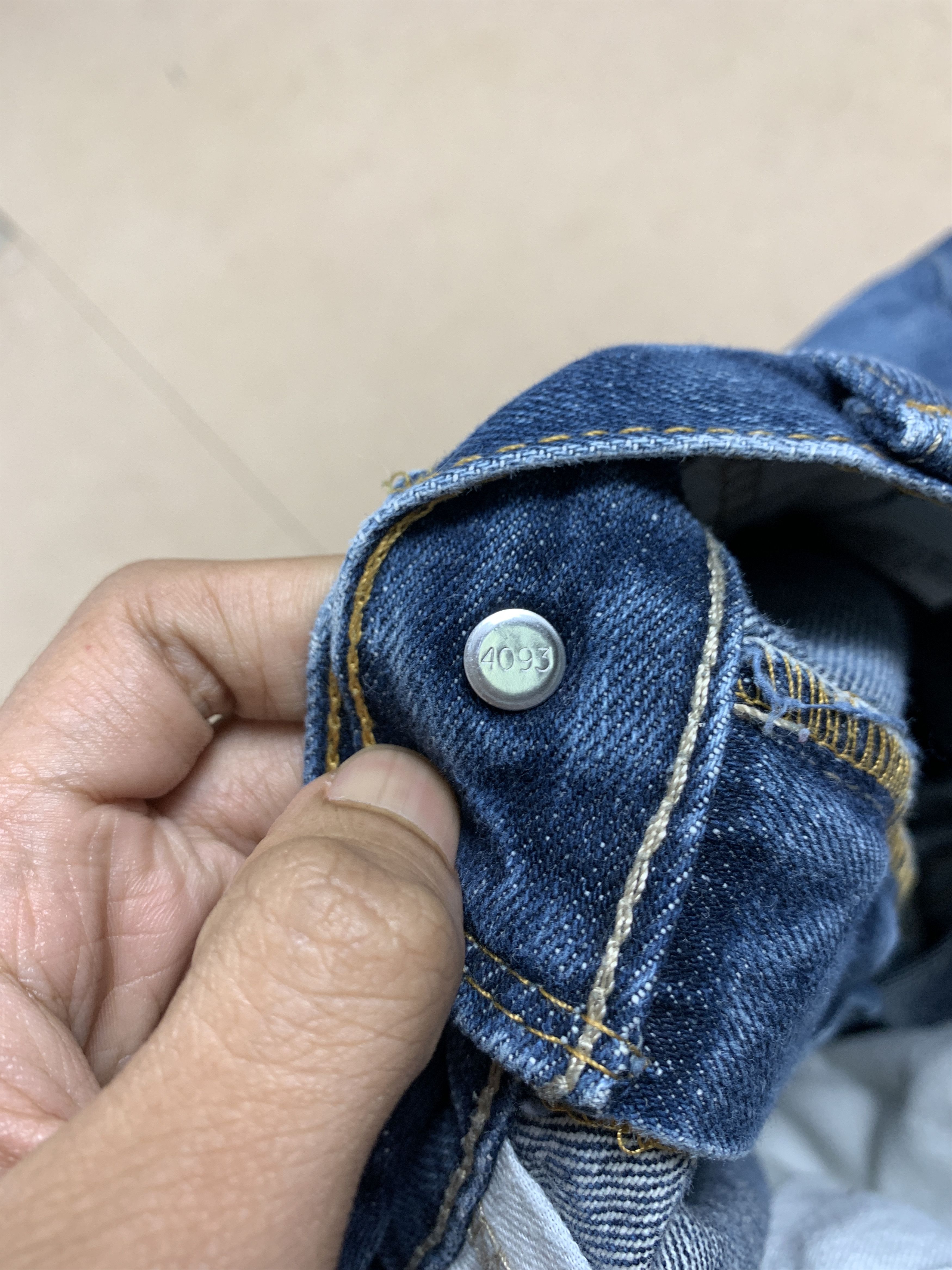 Levi's Vintage LEVI'S 514 Straight Cut Faded jeans Size US 28 / EU 44 - 14 Thumbnail