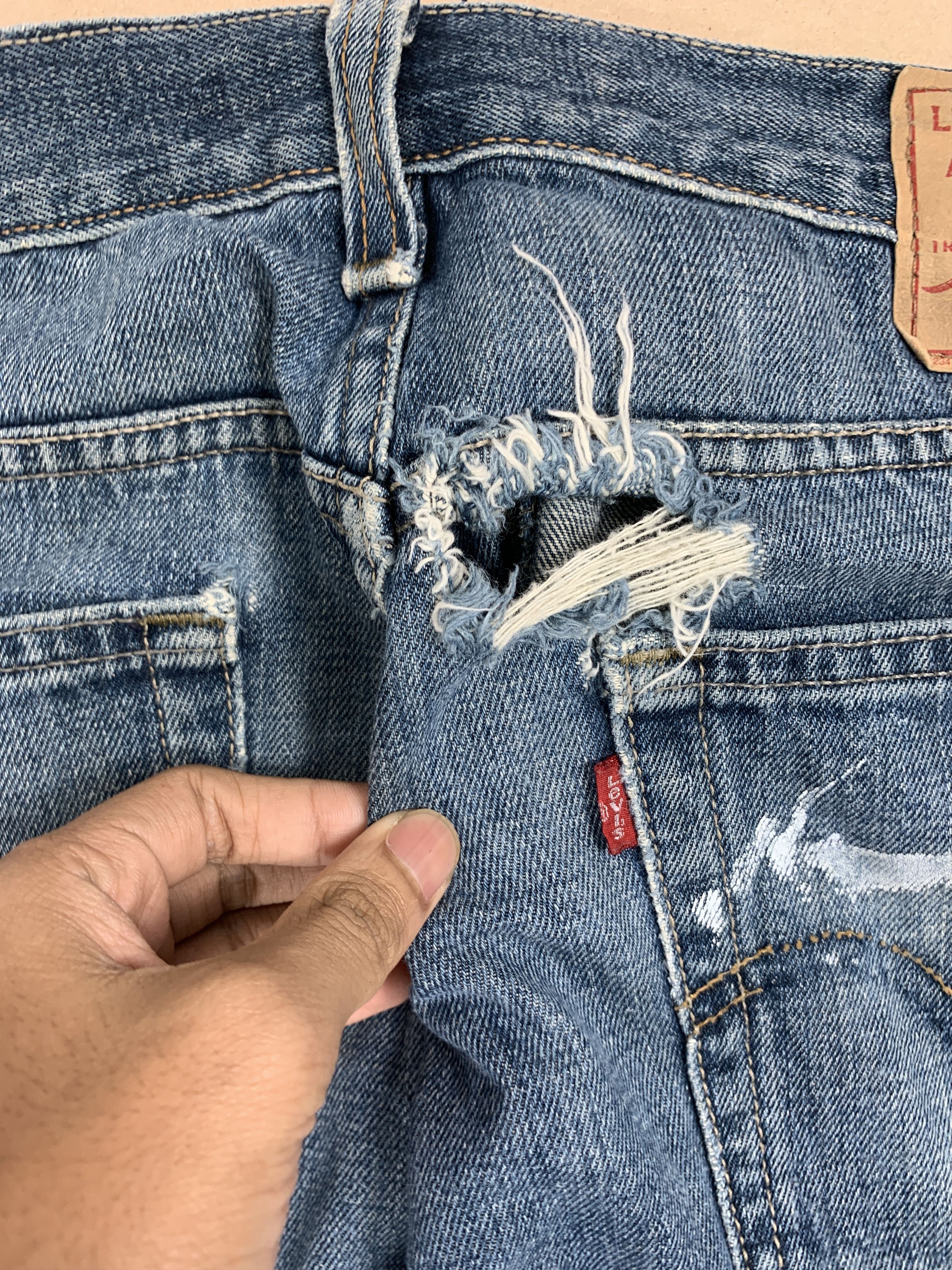 Levi's × Vintage Vintage LEVI'S 514 Distressed Faded Straight Cut Jeans Size US 32 / EU 48 - 8 Thumbnail