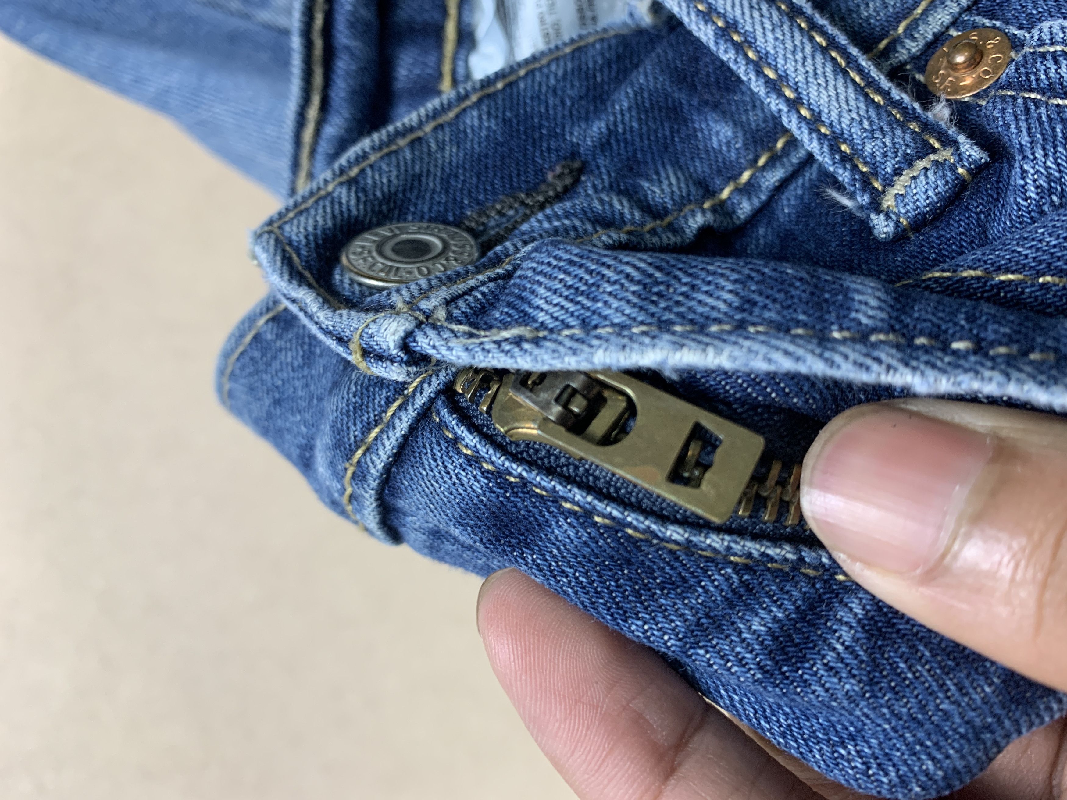 Levi's × Vintage Vintage LEVI'S 541 Athletic Taper Mid Wash Jeans Size US 32 / EU 48 - 19 Thumbnail