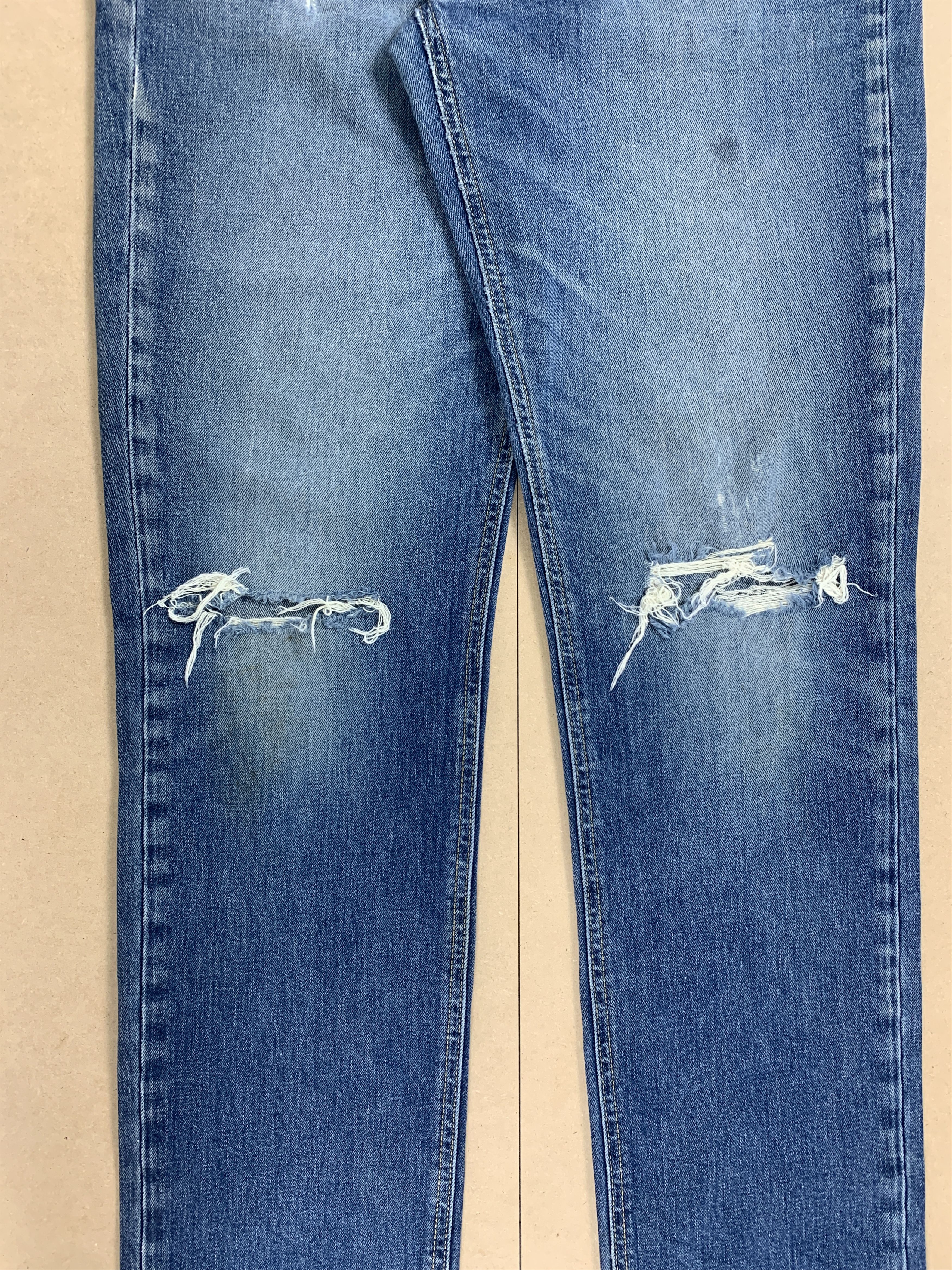 Levi's × Vintage Vintage LEVI'S 541 Athletic Taper Mid Wash Jeans Size US 32 / EU 48 - 4 Thumbnail