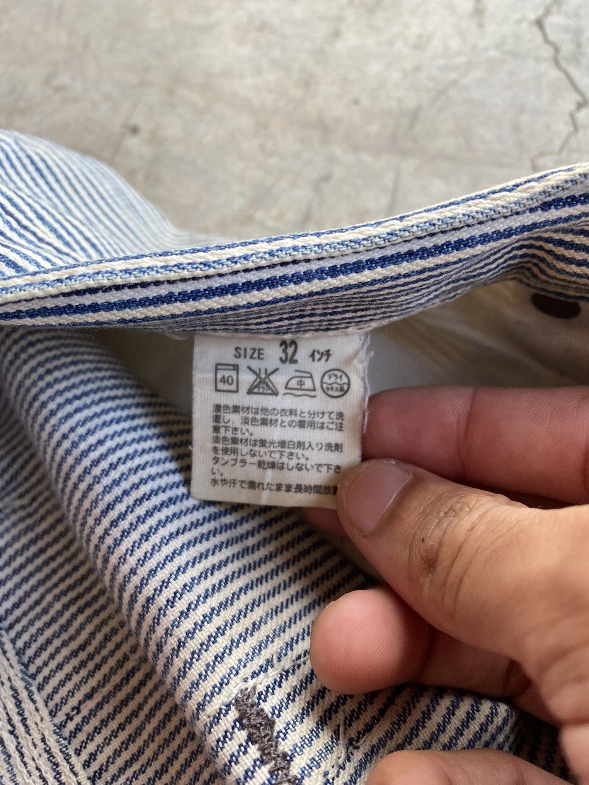 Levi's VINTAGE LEVIS 503 BUCKLE BACK HICKORY STRIPE SHORT-PANTS Size US 34 / EU 50 - 11 Thumbnail