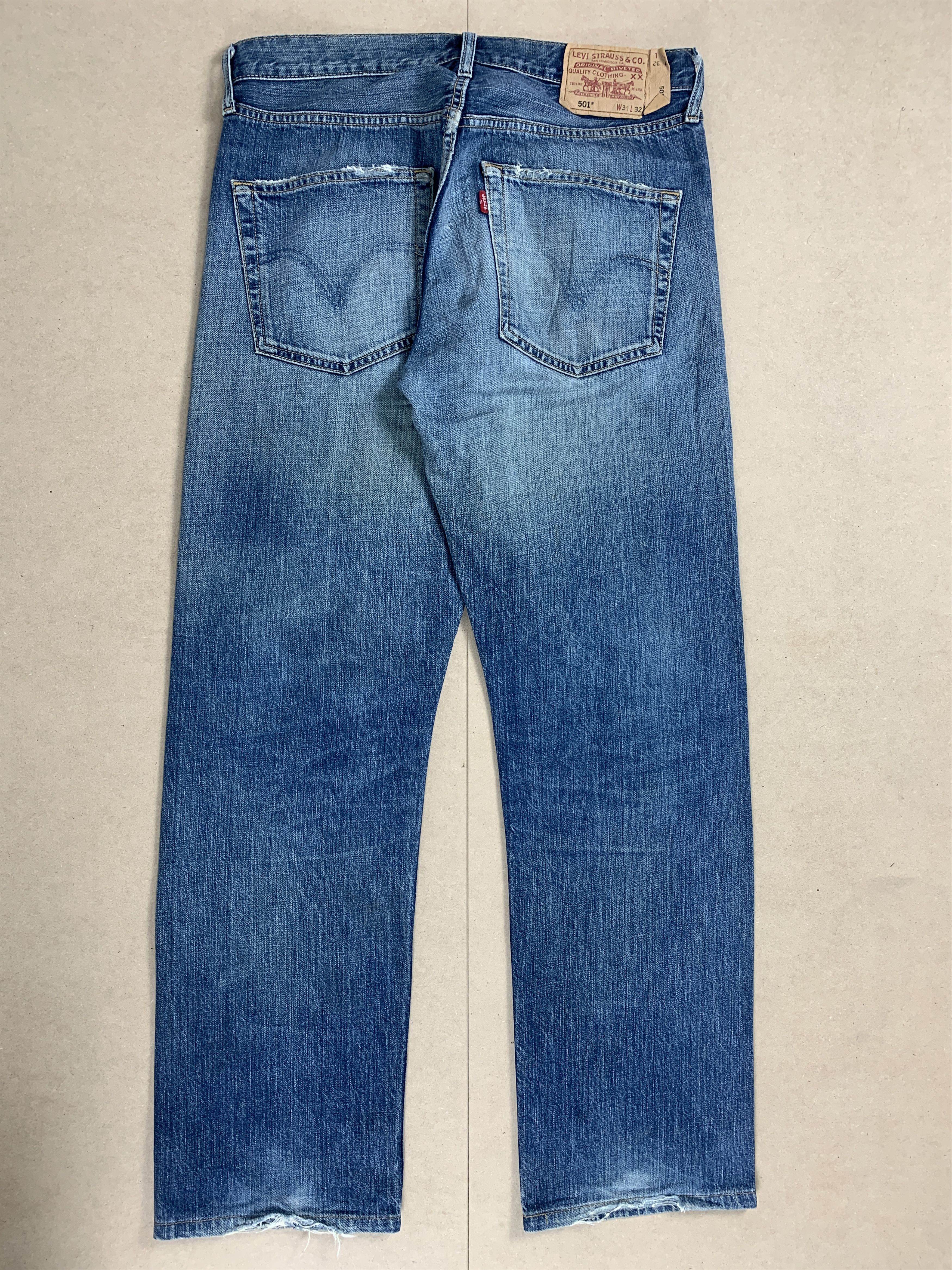 Levi's Vintage LEVI'S 501 Distressed Faded Mid Wash Jeans P0061 Size US 31 - 8 Thumbnail