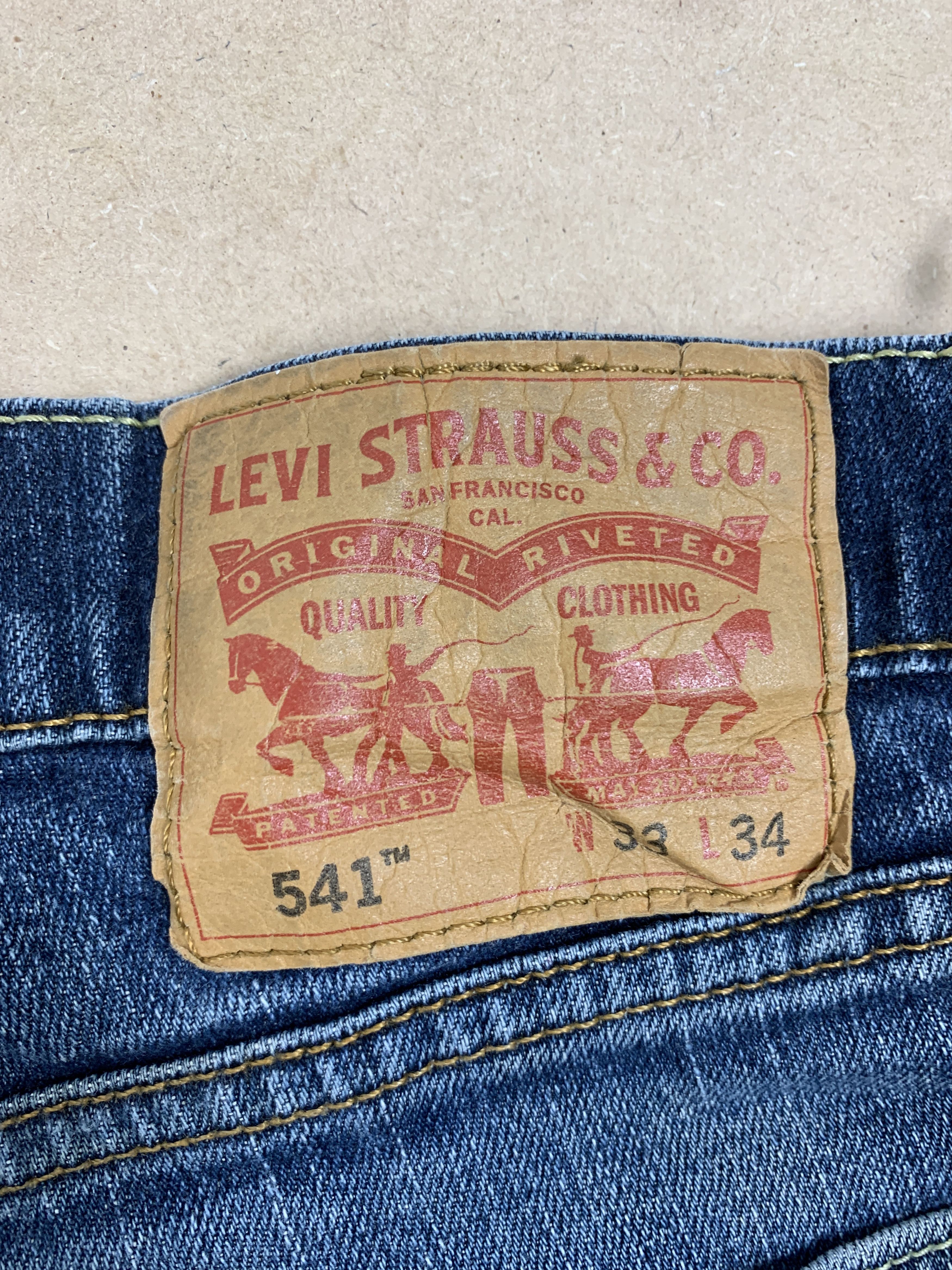 Levi's × Vintage Vintage LEVI'S 541 Distressed Faded Patch Mid Wash Jeans Size US 32 / EU 48 - 12 Thumbnail