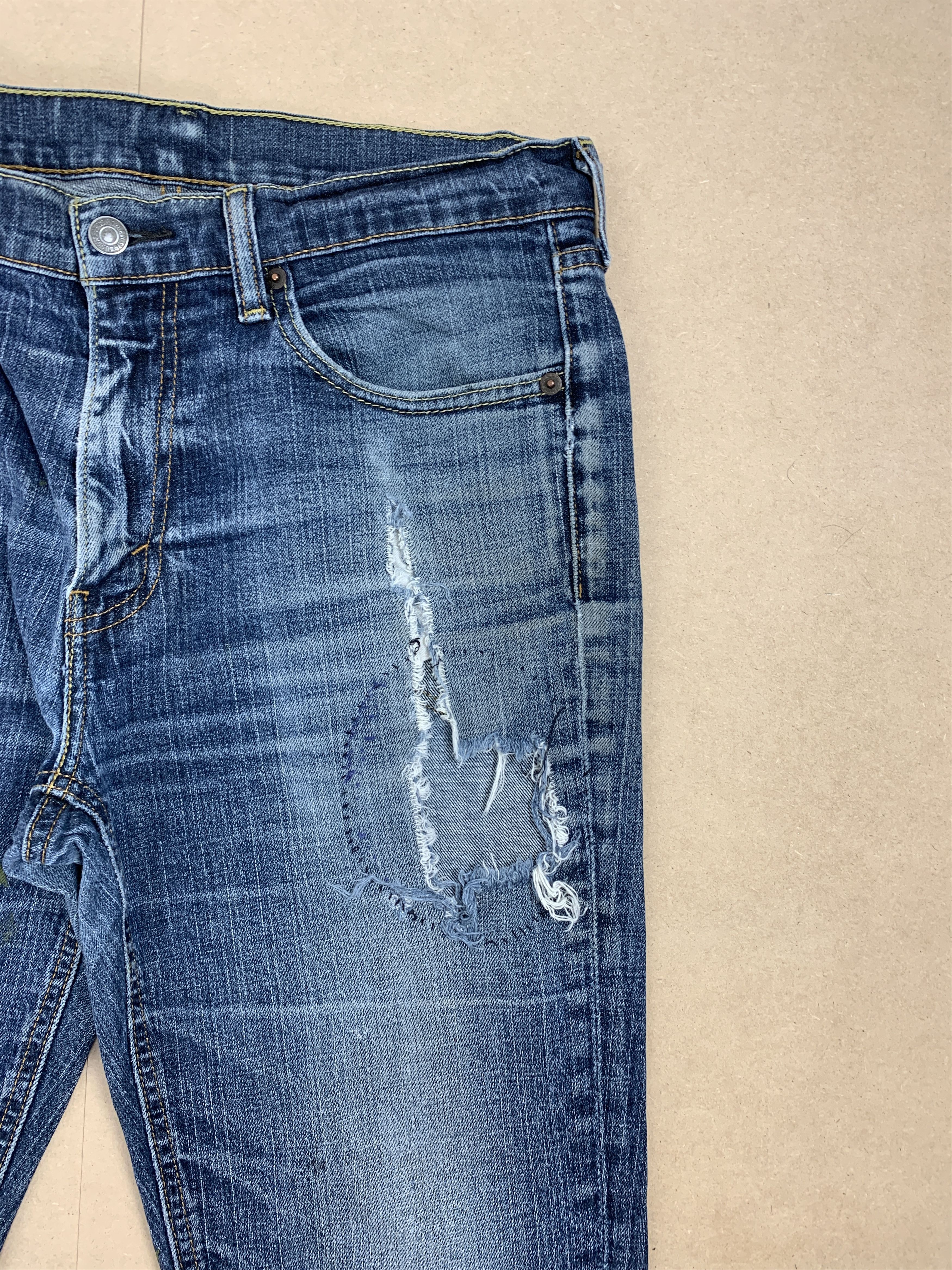 Levi's × Vintage Vintage LEVI'S 541 Distressed Faded Patch Mid Wash Jeans Size US 32 / EU 48 - 5 Thumbnail
